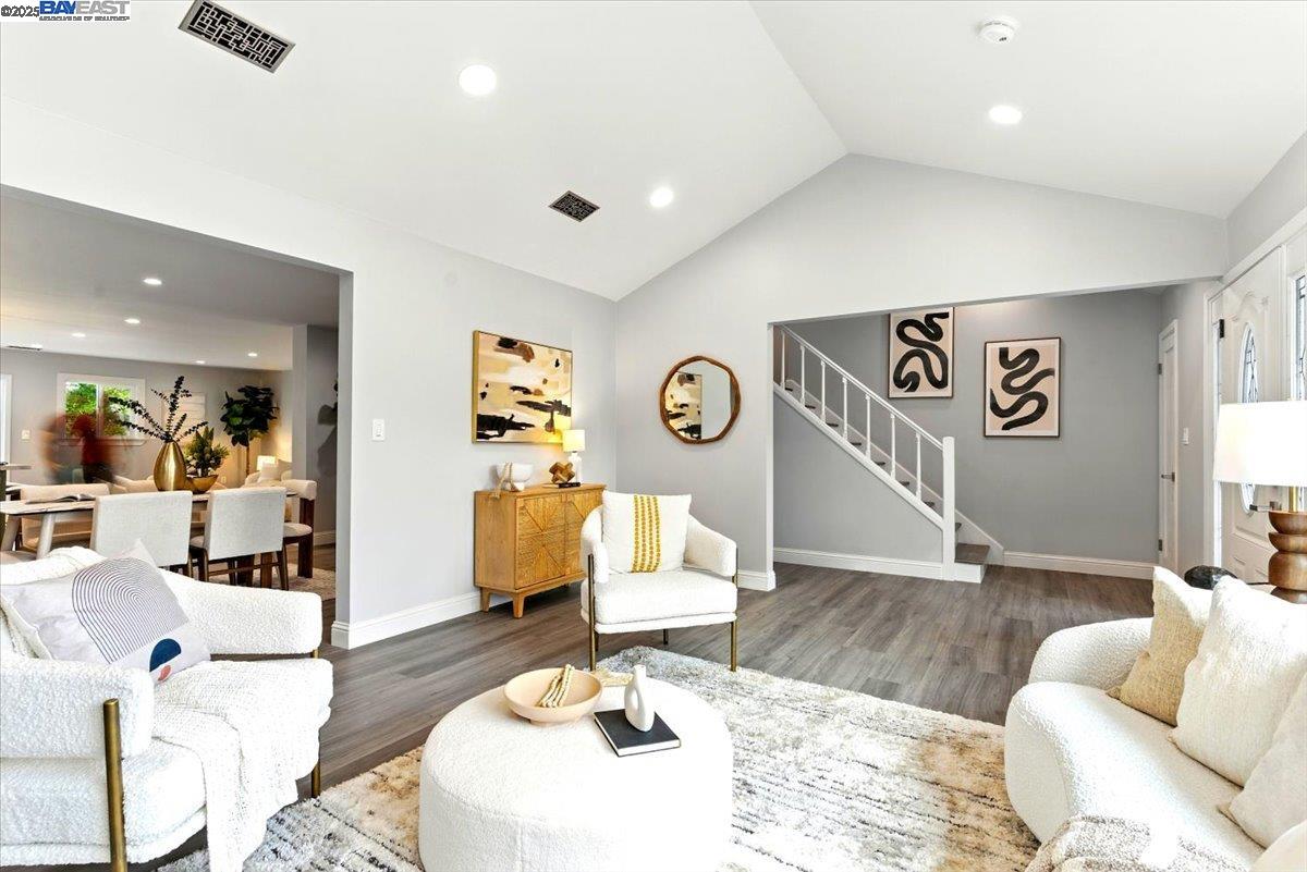 Detail Gallery Image 7 of 31 For 590 Cherry Ave, San Bruno,  CA 94066 - 3 Beds | 2/1 Baths