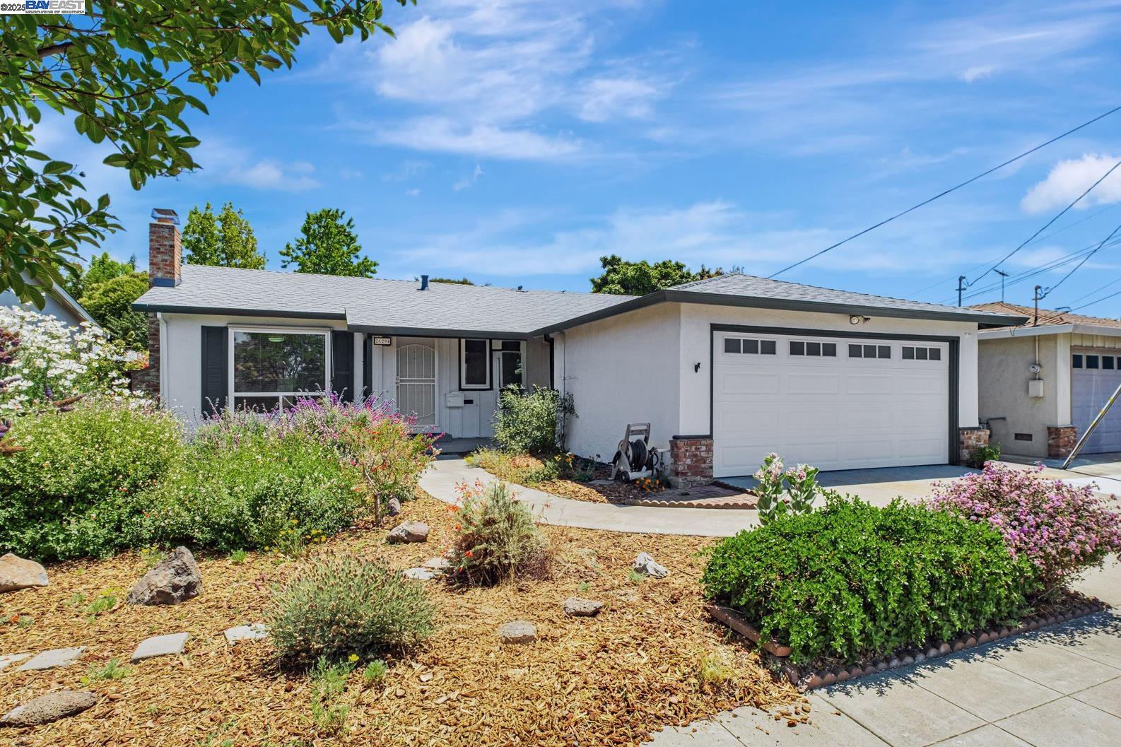 Detail Gallery Image 2 of 37 For 26294 Dodge Ave, Hayward,  CA 94545 - 3 Beds | 2 Baths