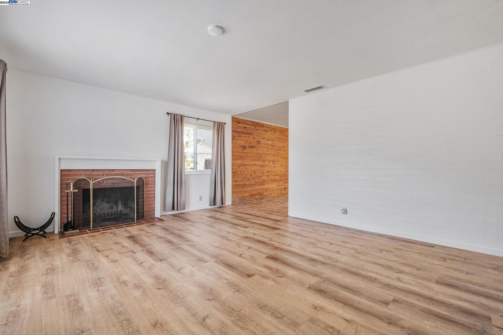 Detail Gallery Image 11 of 37 For 26294 Dodge Ave, Hayward,  CA 94545 - 3 Beds | 2 Baths