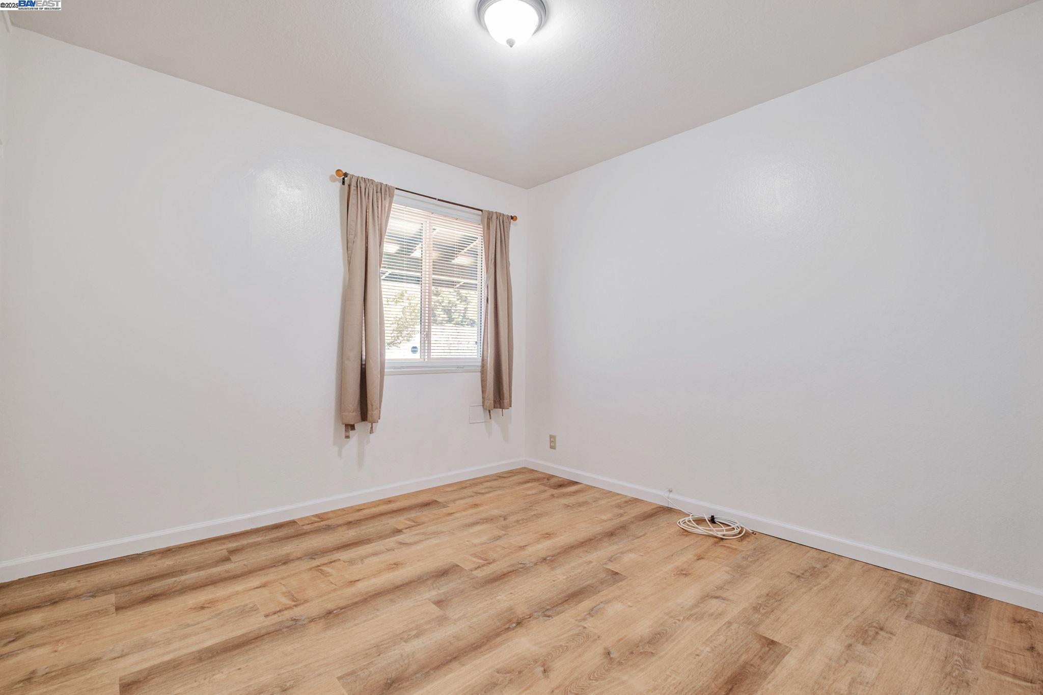 Detail Gallery Image 23 of 37 For 26294 Dodge Ave, Hayward,  CA 94545 - 3 Beds | 2 Baths