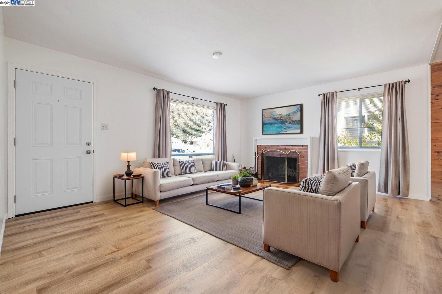 Detail Gallery Image 5 of 37 For 26294 Dodge Ave, Hayward,  CA 94545 - 3 Beds | 2 Baths
