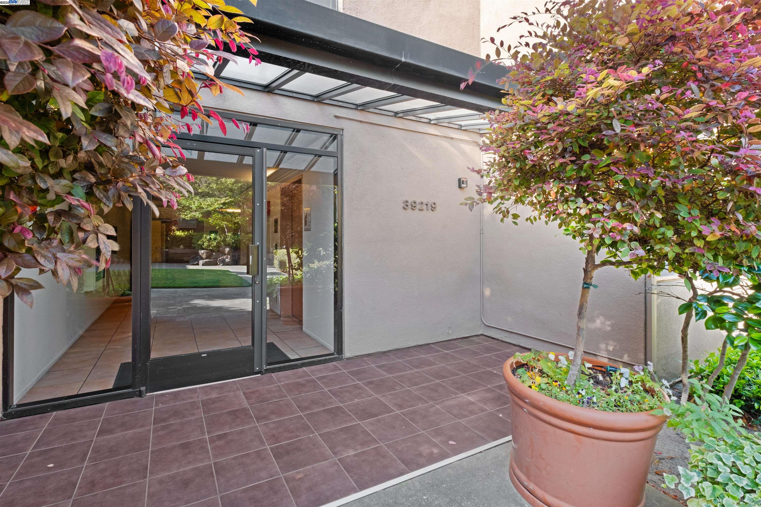 Photo #5: 41102855 Listing 