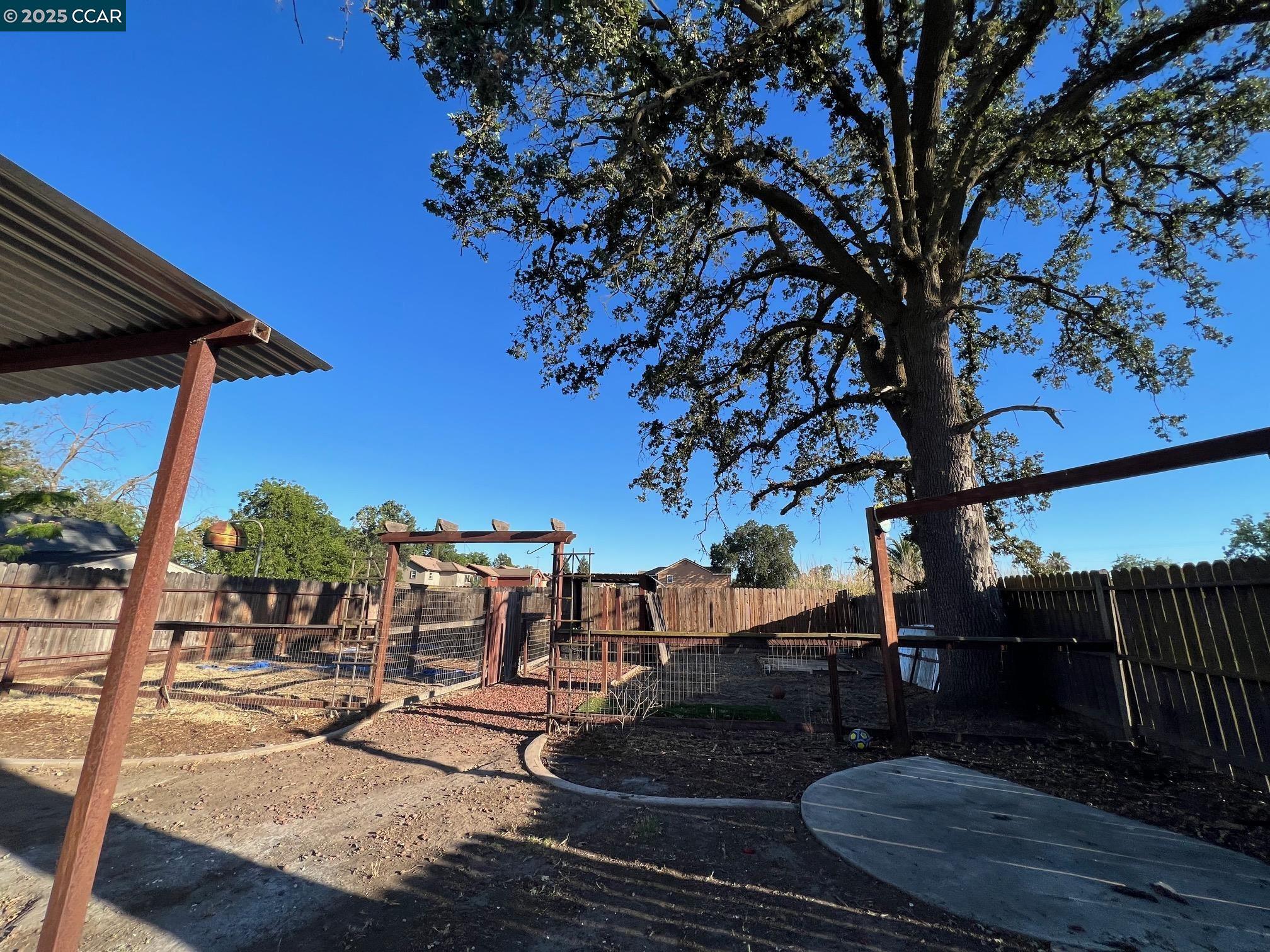 Detail Gallery Image 15 of 19 For 1650 Glenrose Avenue, Sacramento,  CA 95815 - 3 Beds | 2 Baths