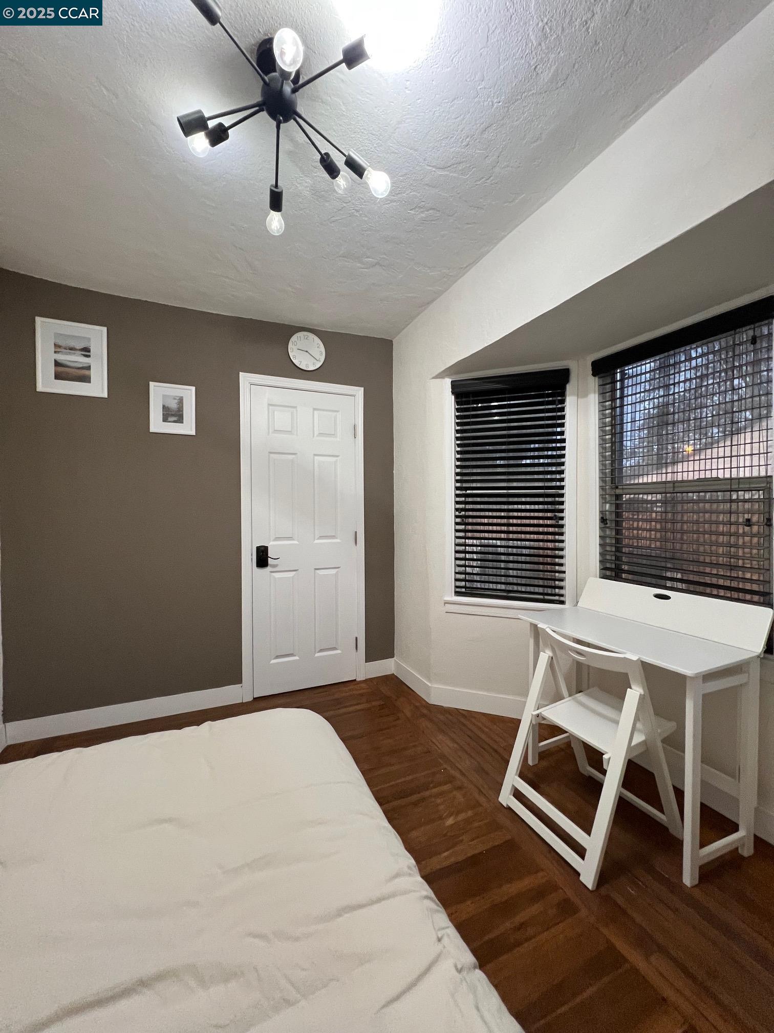Detail Gallery Image 7 of 19 For 1650 Glenrose Avenue, Sacramento,  CA 95815 - 3 Beds | 2 Baths