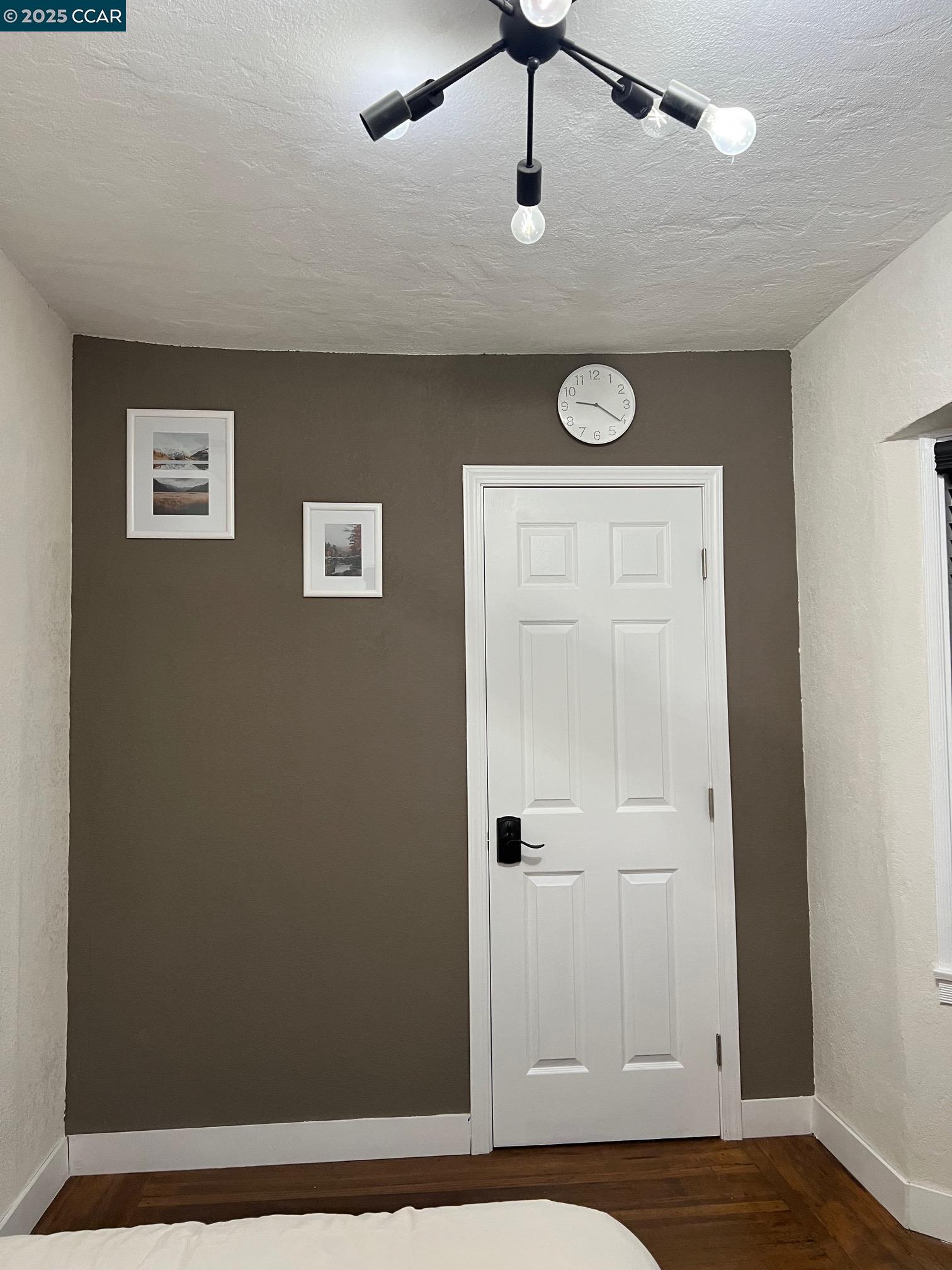 Detail Gallery Image 8 of 19 For 1650 Glenrose Avenue, Sacramento,  CA 95815 - 3 Beds | 2 Baths