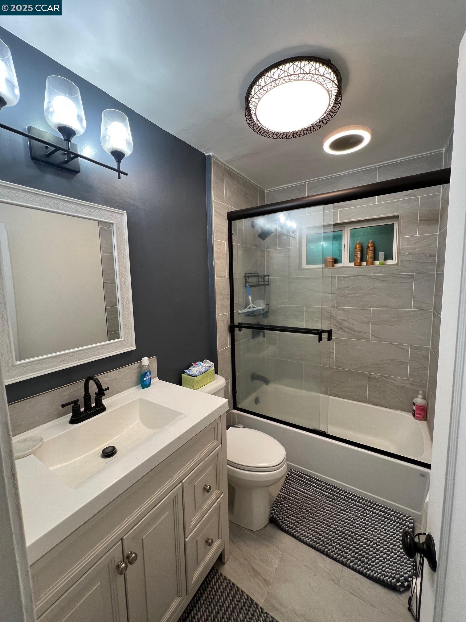 Detail Gallery Image 9 of 19 For 1650 Glenrose Avenue, Sacramento,  CA 95815 - 3 Beds | 2 Baths