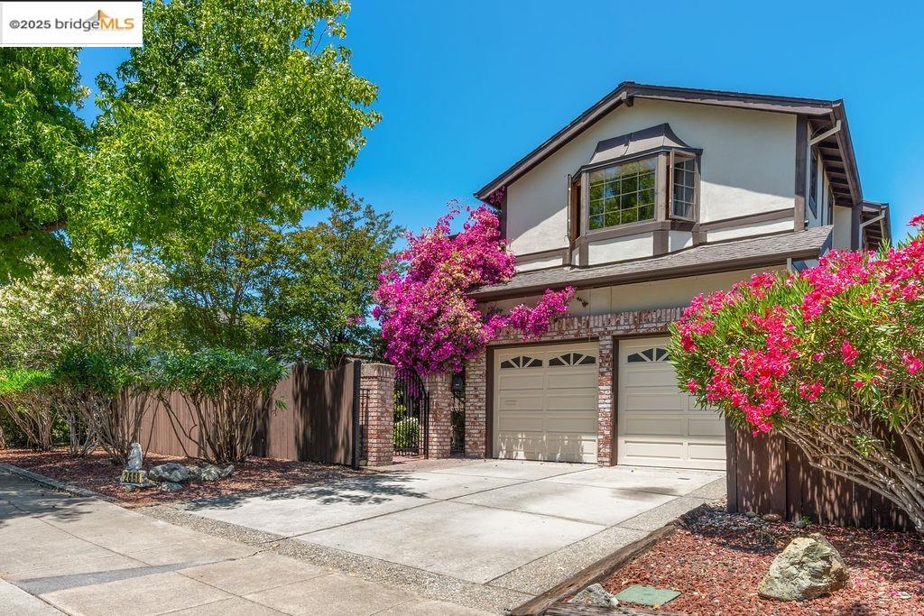 Detail Gallery Image 2 of 37 For 2668 Washington Ave, Redwood City,  CA 94061 - 4 Beds | 3/1 Baths