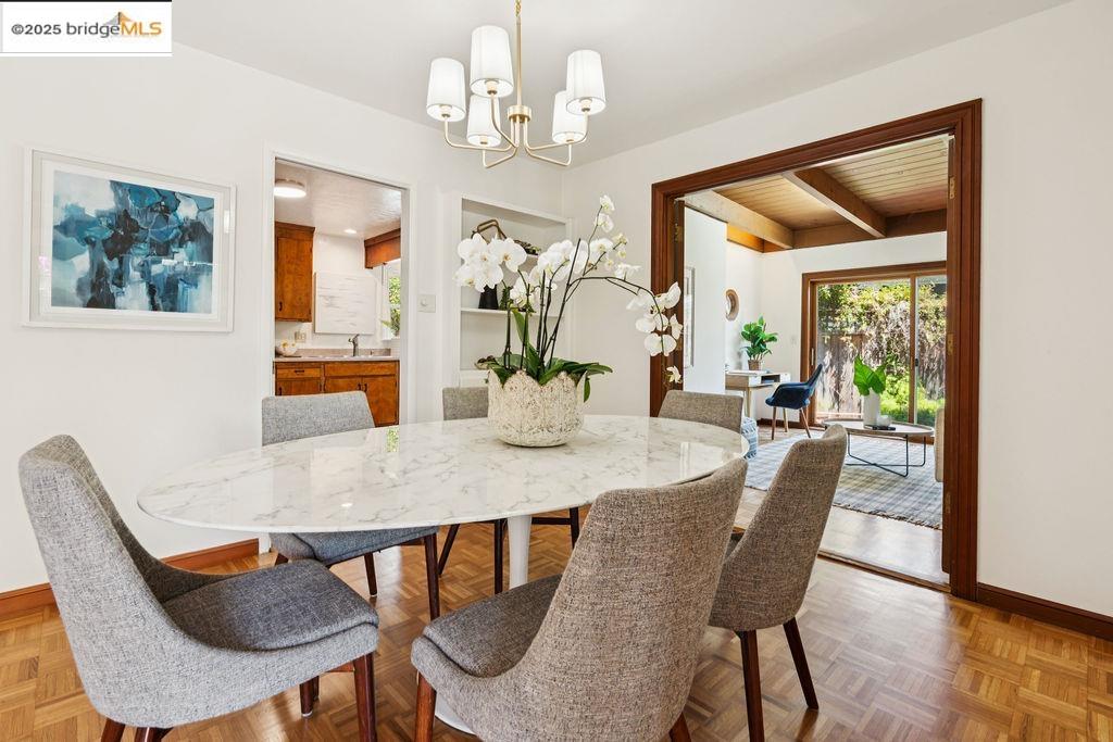 Detail Gallery Image 15 of 37 For 2668 Washington Ave, Redwood City,  CA 94061 - 4 Beds | 3/1 Baths