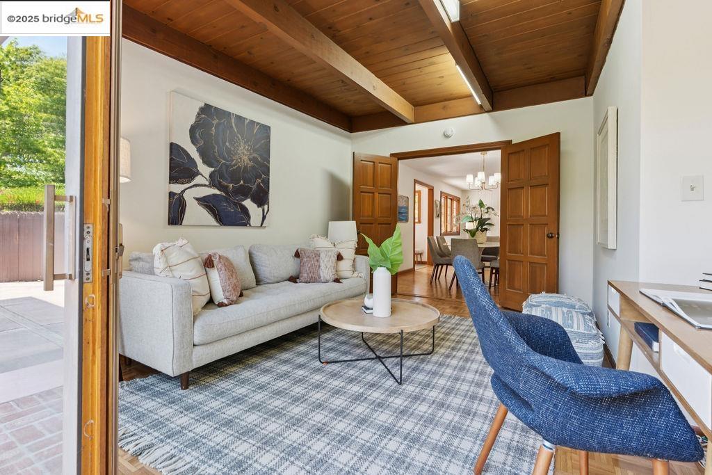 Detail Gallery Image 27 of 37 For 2668 Washington Ave, Redwood City,  CA 94061 - 4 Beds | 3/1 Baths