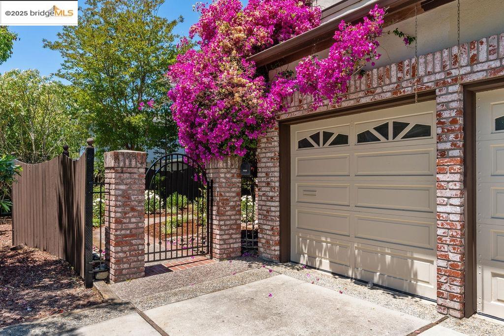 Detail Gallery Image 4 of 37 For 2668 Washington Ave, Redwood City,  CA 94061 - 4 Beds | 3/1 Baths