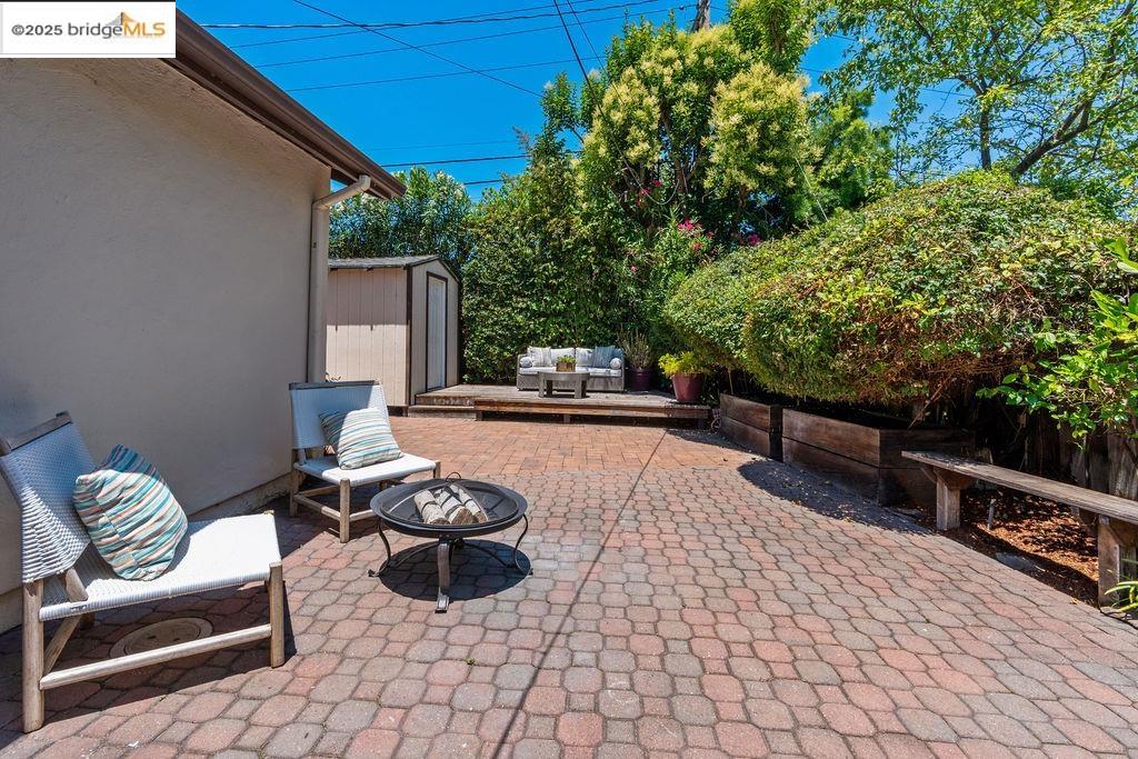 Detail Gallery Image 36 of 37 For 2668 Washington Ave, Redwood City,  CA 94061 - 4 Beds | 3/1 Baths