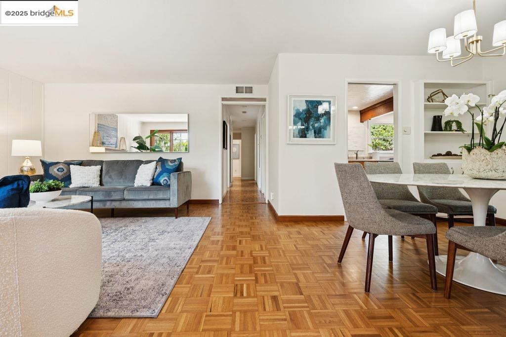Detail Gallery Image 8 of 37 For 2668 Washington Ave, Redwood City,  CA 94061 - 4 Beds | 3/1 Baths