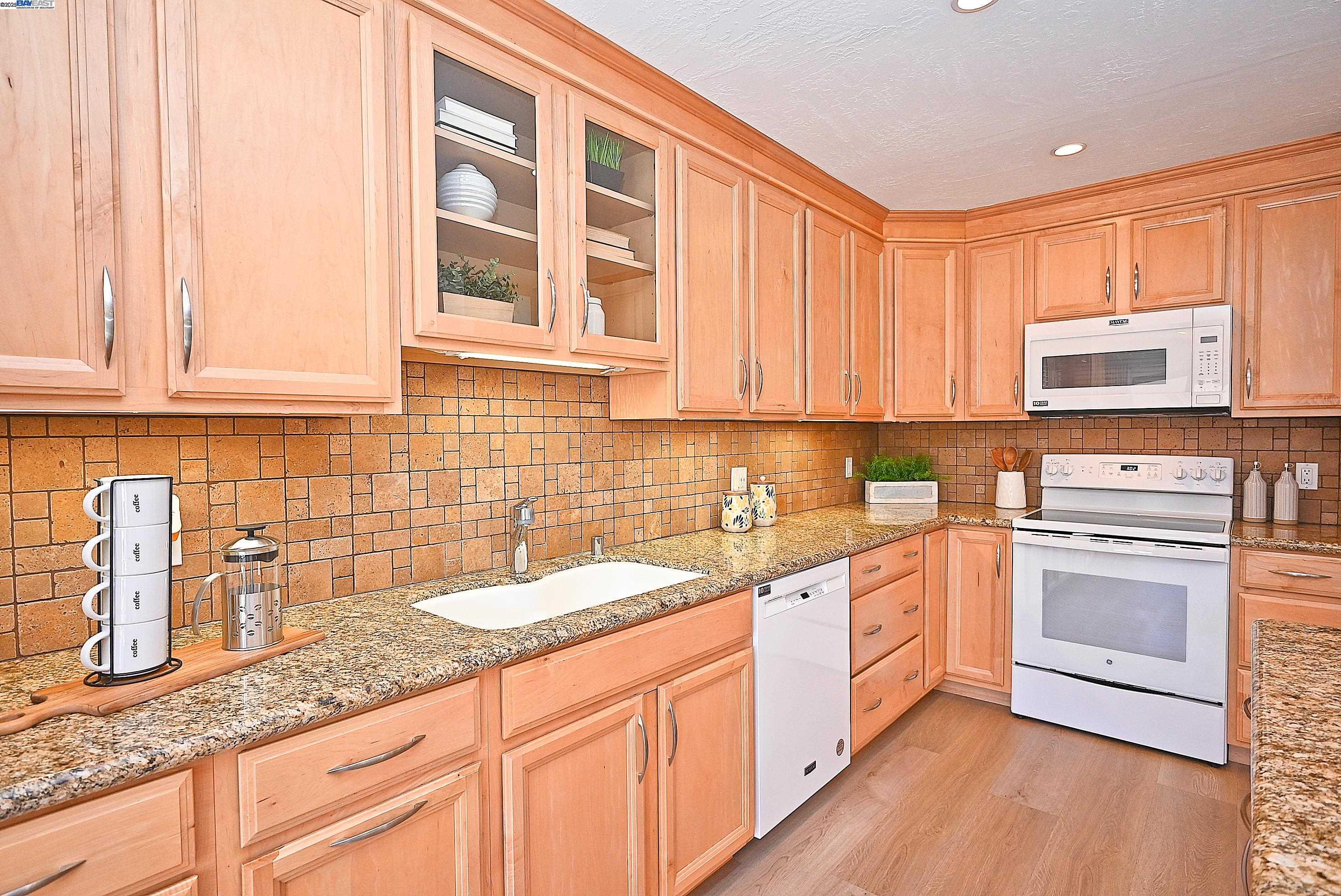 Photo #11: 41102862 Listing: Photo #11