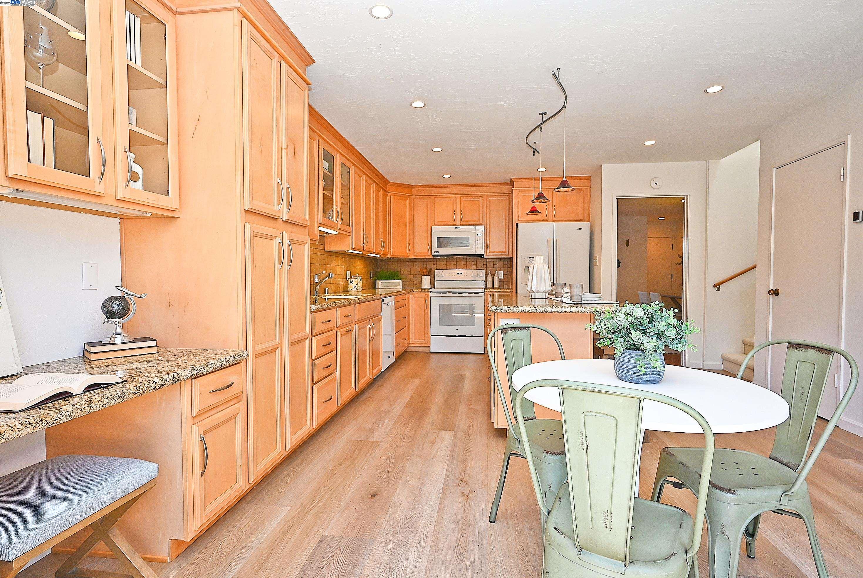 Photo #15: 41102862 Listing: Photo #15