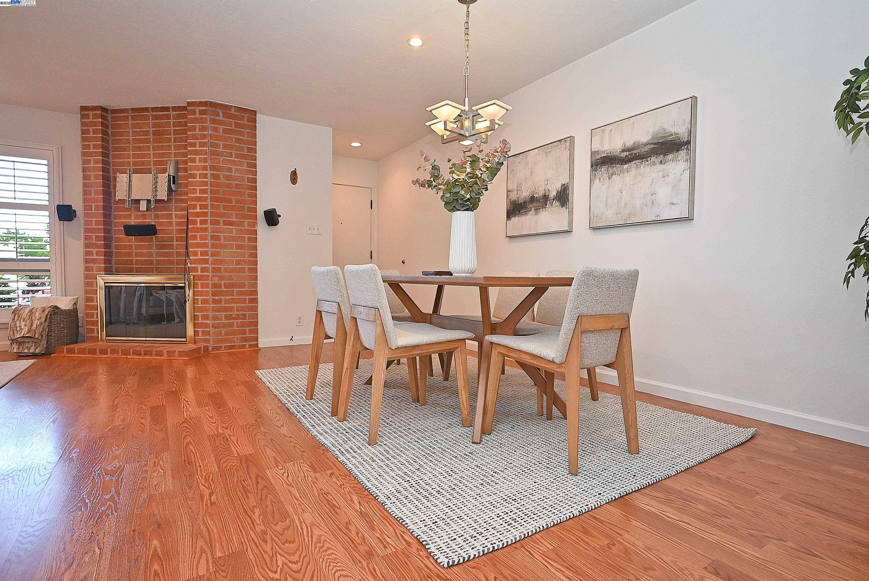 Photo #5: 41102862 Listing 