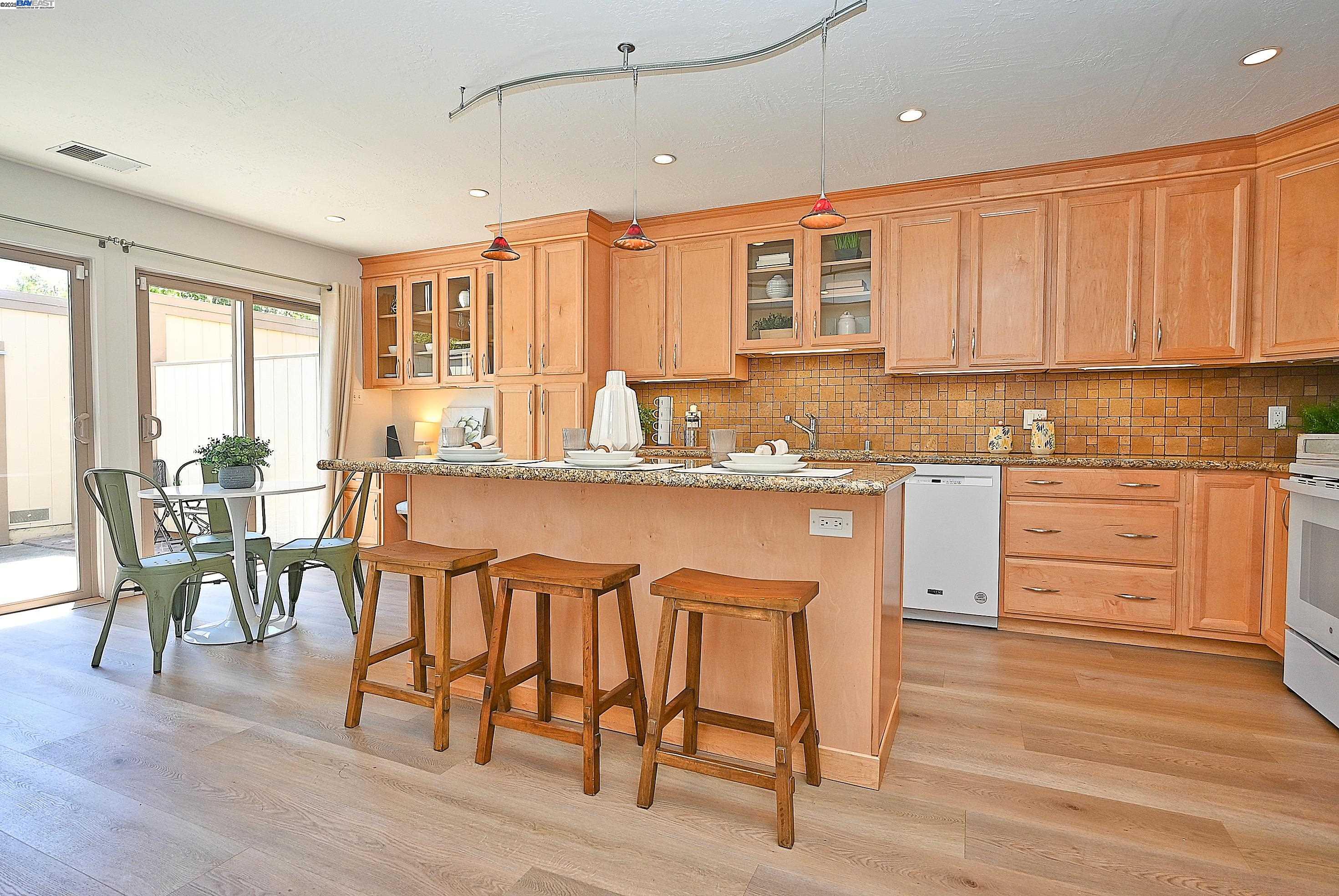 Photo #9: 41102862 Listing: Photo #9