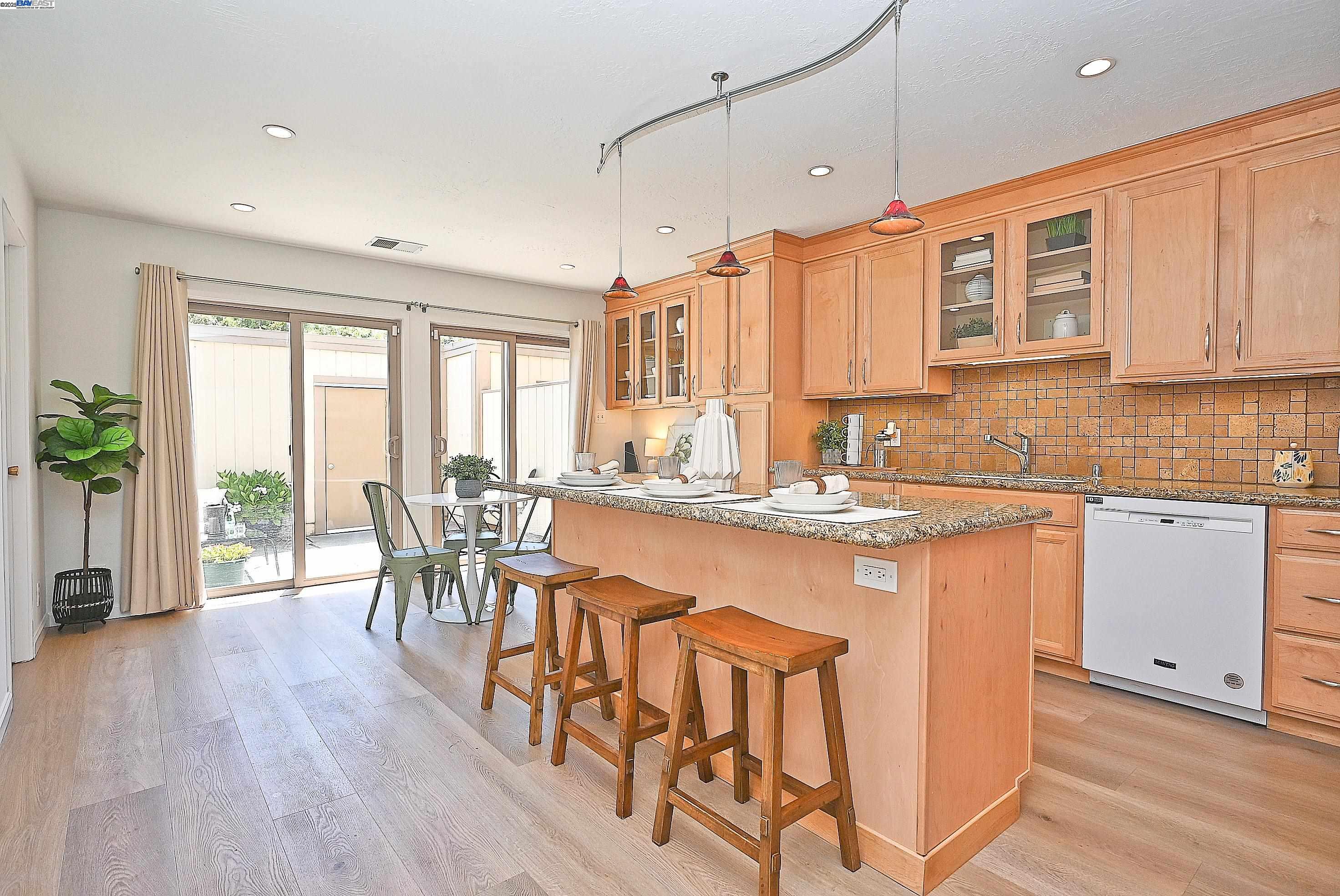 Photo #10: 41102862 Listing: Photo #10