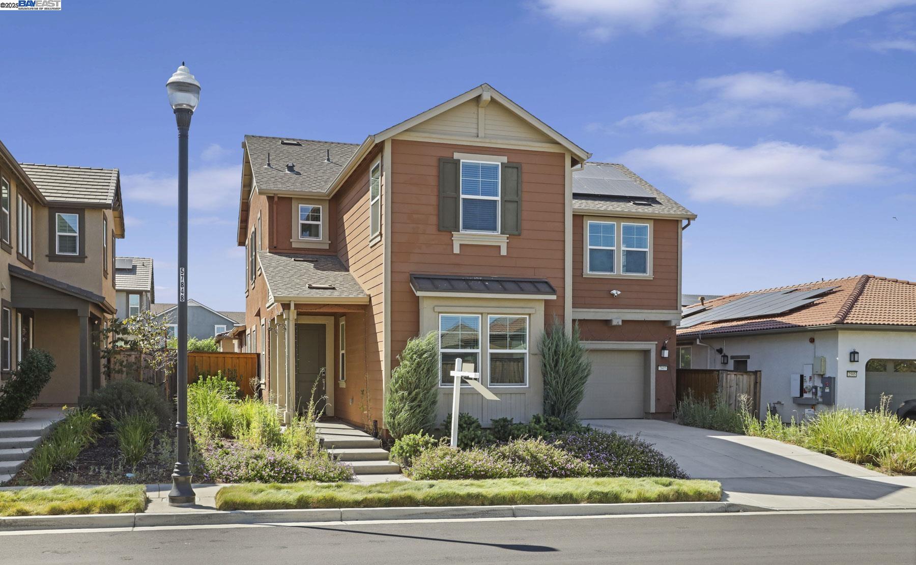 Detail Gallery Image 13 of 52 For 2605 Luna Ave, Tracy,  CA 95377 - 4 Beds | 3 Baths