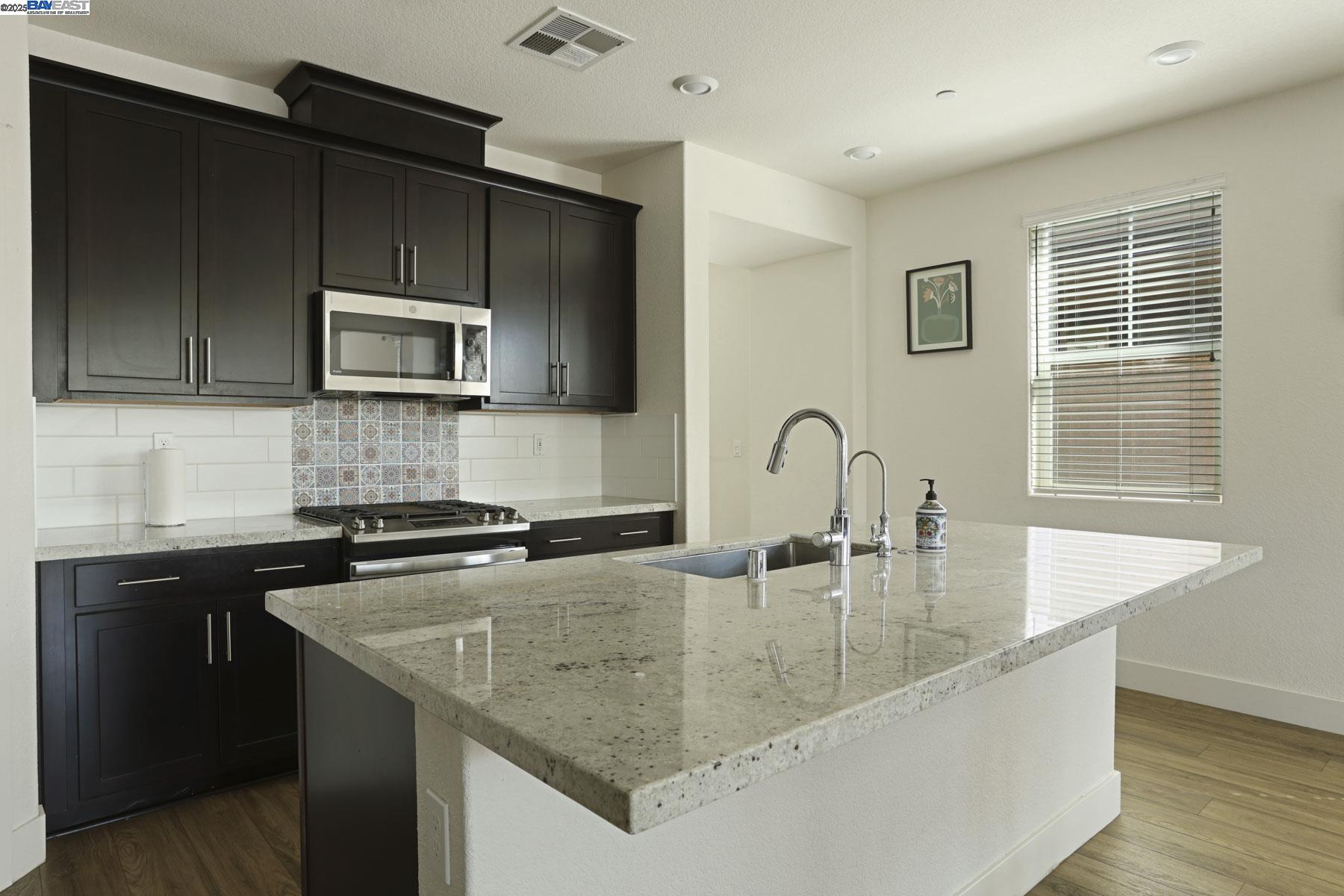 Detail Gallery Image 25 of 52 For 2605 Luna Ave, Tracy,  CA 95377 - 4 Beds | 3 Baths