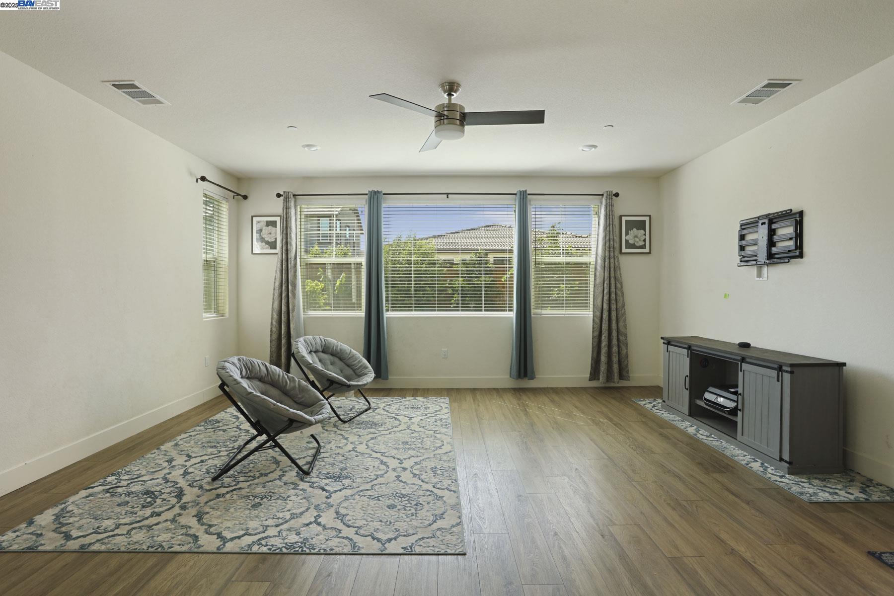 Detail Gallery Image 27 of 52 For 2605 Luna Ave, Tracy,  CA 95377 - 4 Beds | 3 Baths