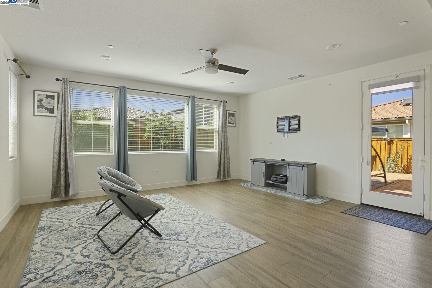Detail Gallery Image 28 of 52 For 2605 Luna Ave, Tracy,  CA 95377 - 4 Beds | 3 Baths