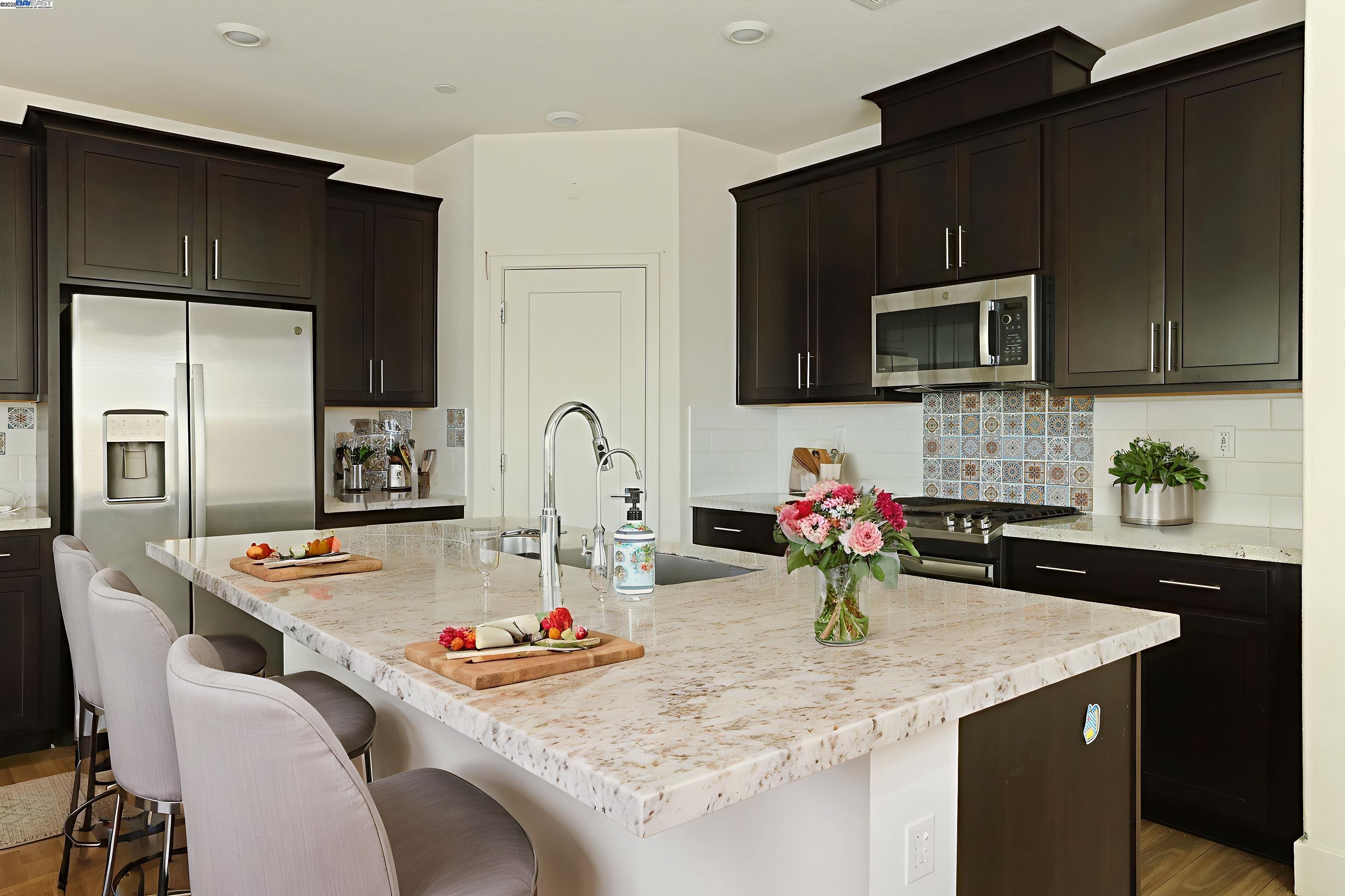 Detail Gallery Image 4 of 52 For 2605 Luna Ave, Tracy,  CA 95377 - 4 Beds | 3 Baths