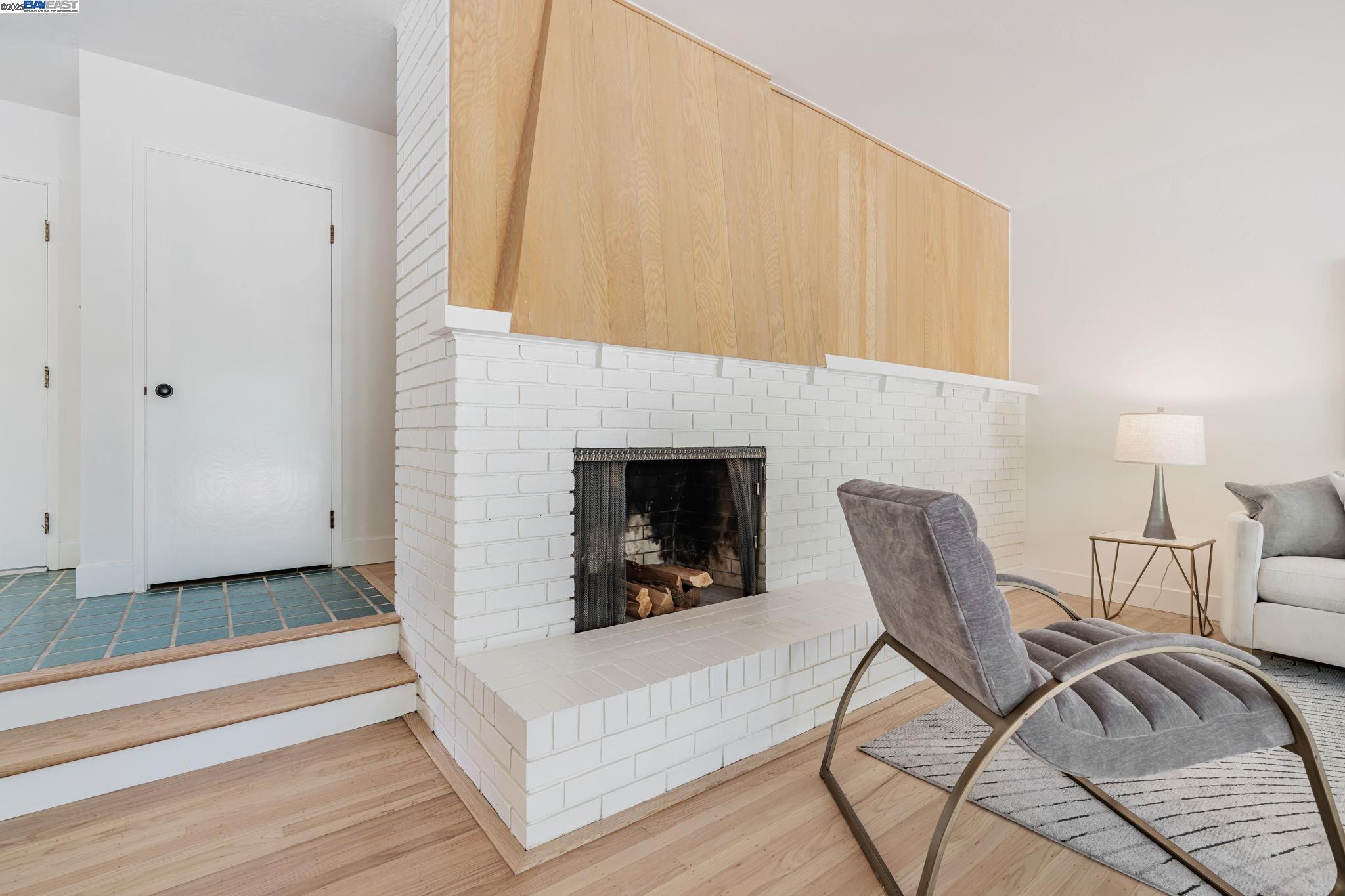 Detail Gallery Image 12 of 60 For 1092 Porto Marino Dr, San Carlos,  CA 94070 - 4 Beds | 2/1 Baths