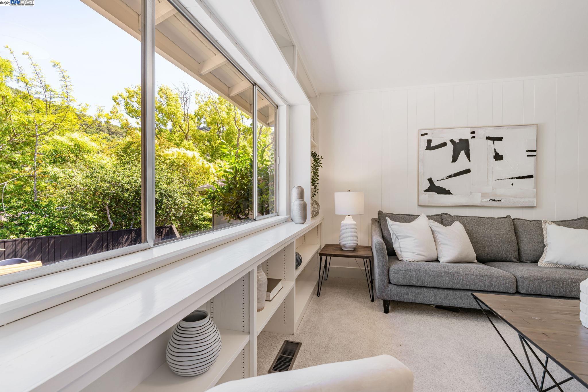 Detail Gallery Image 15 of 60 For 1092 Porto Marino Dr, San Carlos,  CA 94070 - 4 Beds | 2/1 Baths