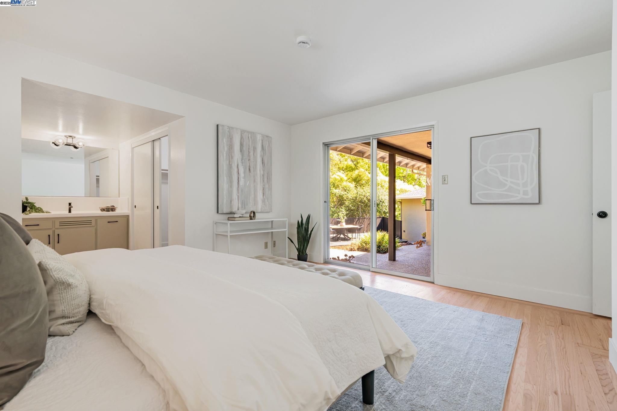 Detail Gallery Image 28 of 60 For 1092 Porto Marino Dr, San Carlos,  CA 94070 - 4 Beds | 2/1 Baths