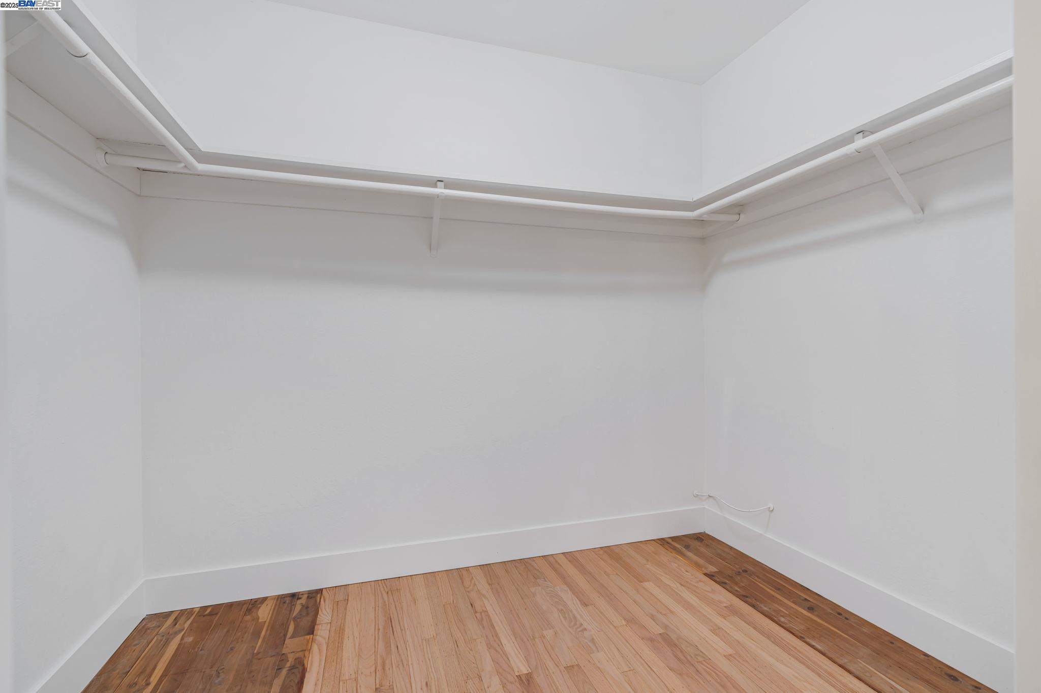 Detail Gallery Image 31 of 60 For 1092 Porto Marino Dr, San Carlos,  CA 94070 - 4 Beds | 2/1 Baths