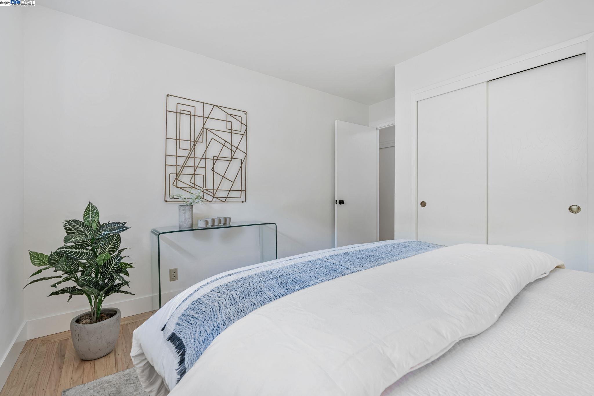 Detail Gallery Image 38 of 60 For 1092 Porto Marino Dr, San Carlos,  CA 94070 - 4 Beds | 2/1 Baths