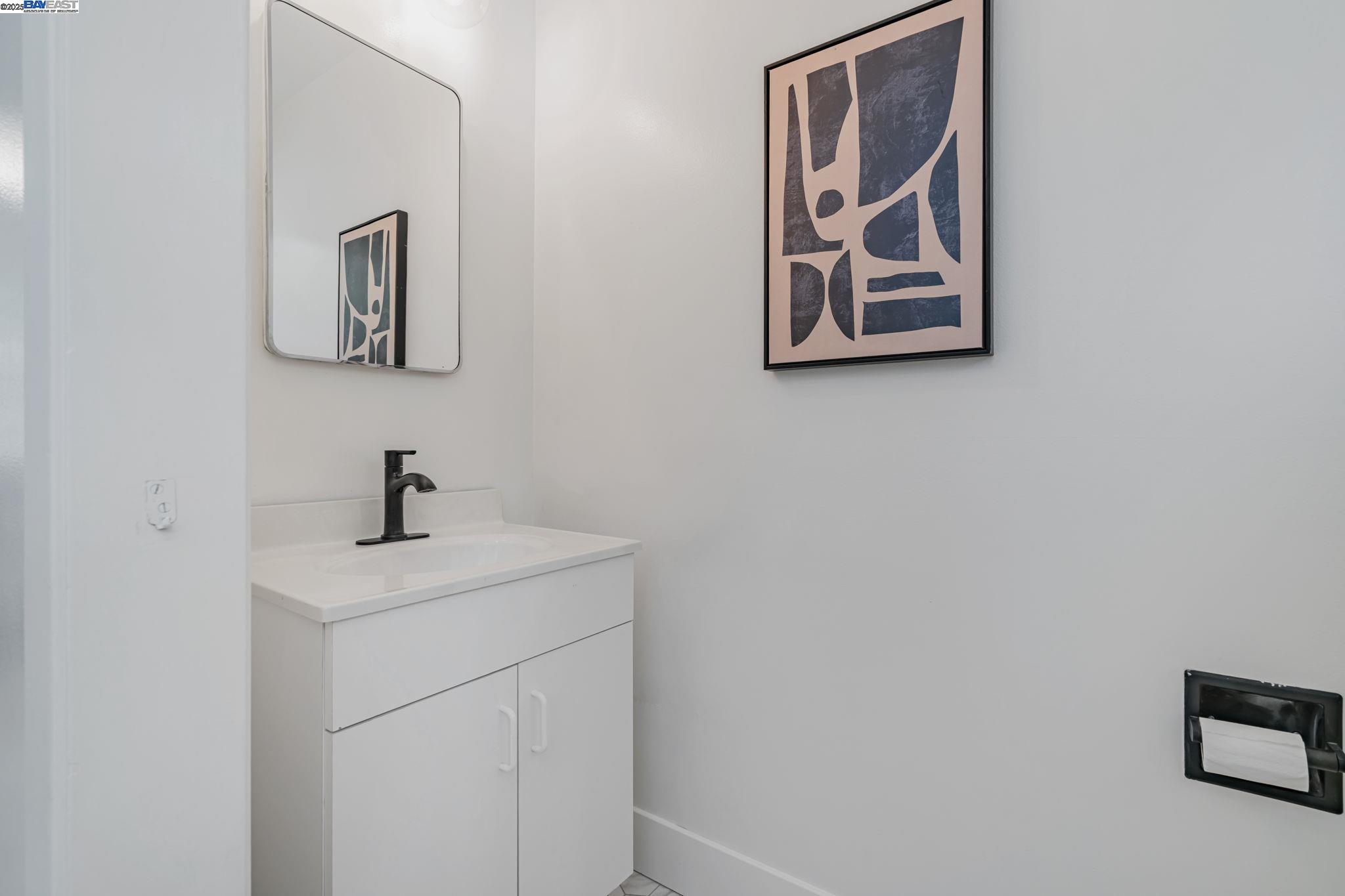 Detail Gallery Image 43 of 60 For 1092 Porto Marino Dr, San Carlos,  CA 94070 - 4 Beds | 2/1 Baths