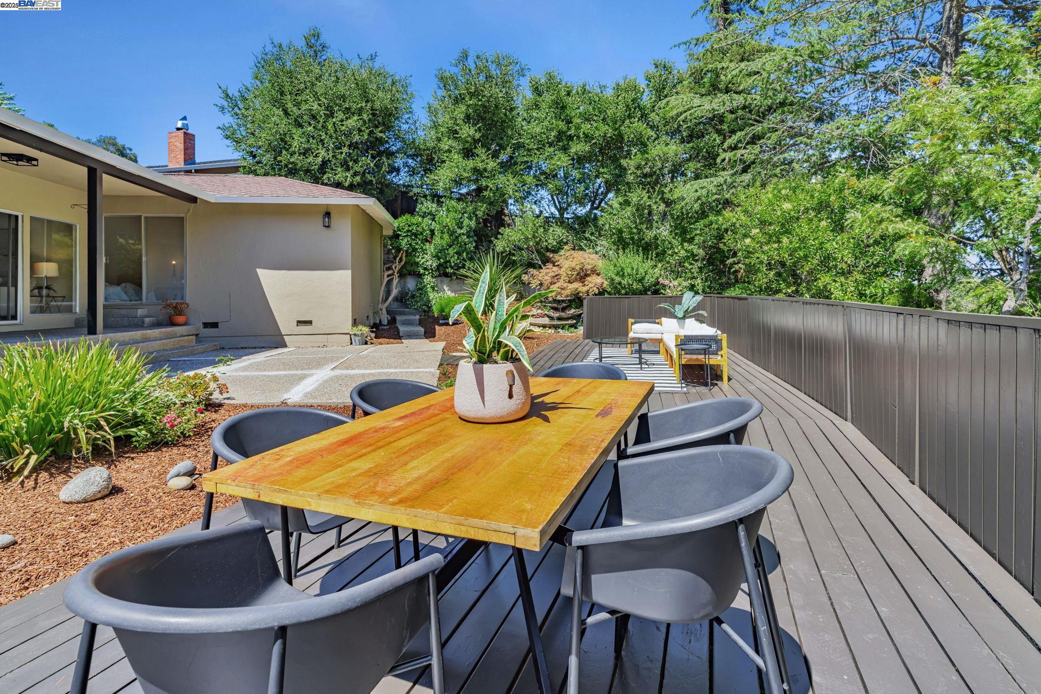 Detail Gallery Image 47 of 60 For 1092 Porto Marino Dr, San Carlos,  CA 94070 - 4 Beds | 2/1 Baths