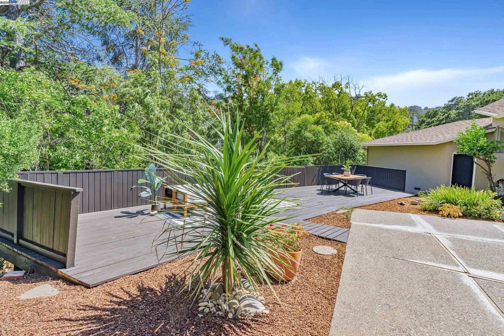 Detail Gallery Image 50 of 60 For 1092 Porto Marino Dr, San Carlos,  CA 94070 - 4 Beds | 2/1 Baths