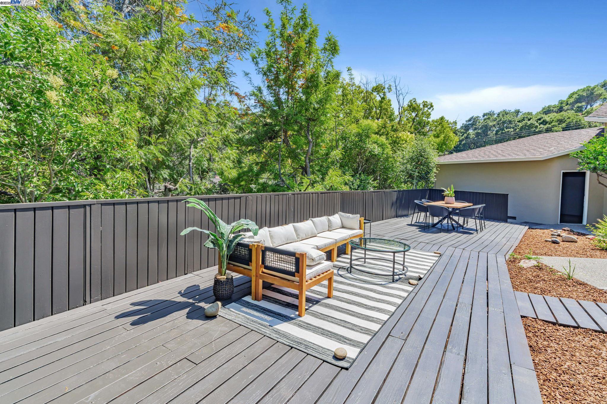 Detail Gallery Image 51 of 60 For 1092 Porto Marino Dr, San Carlos,  CA 94070 - 4 Beds | 2/1 Baths