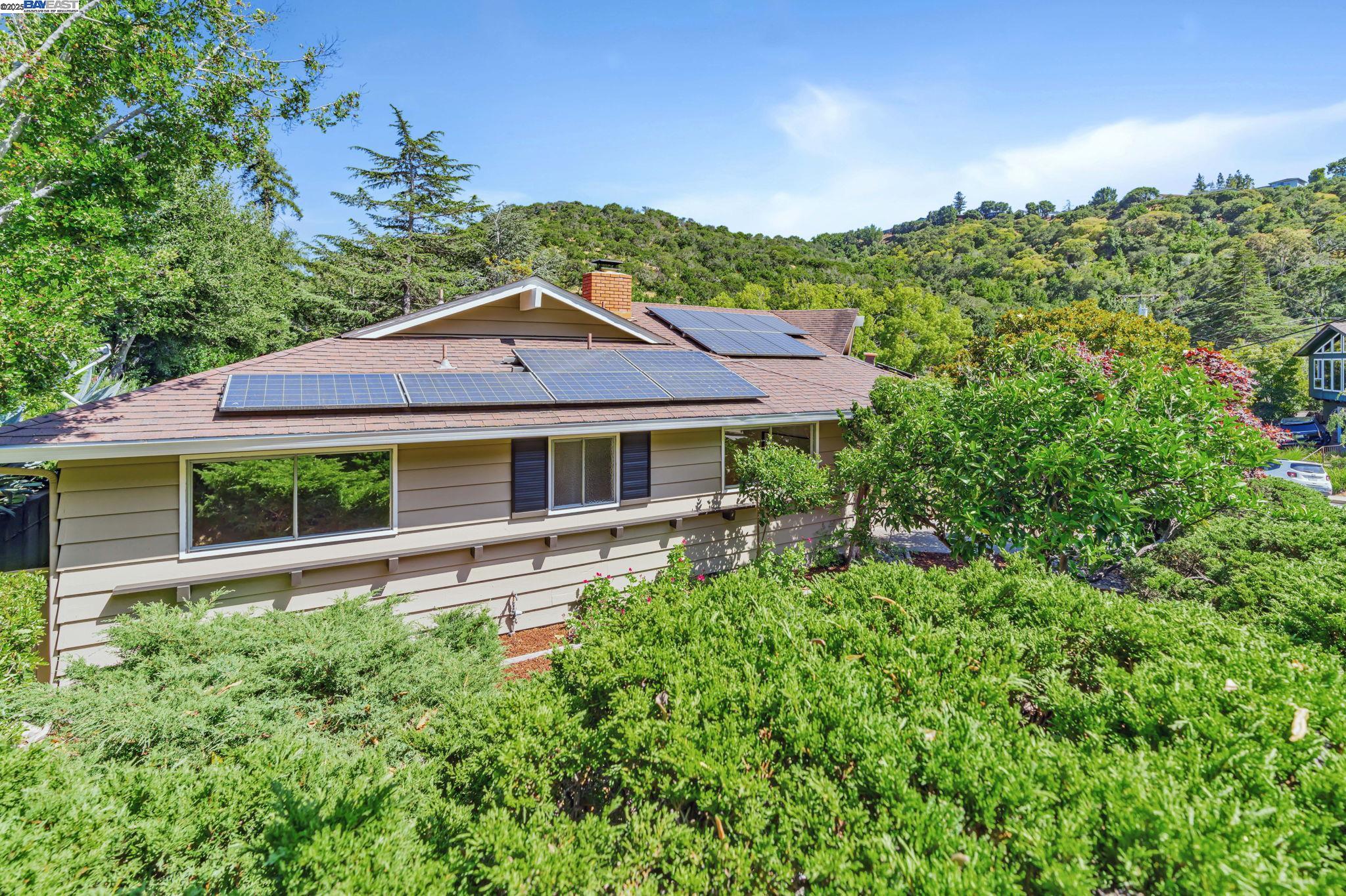Detail Gallery Image 54 of 60 For 1092 Porto Marino Dr, San Carlos,  CA 94070 - 4 Beds | 2/1 Baths