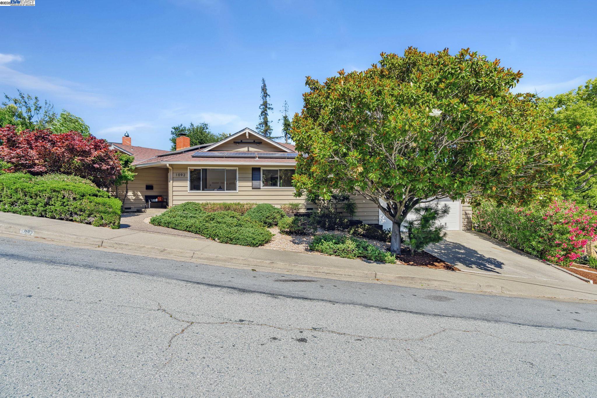 Detail Gallery Image 56 of 60 For 1092 Porto Marino Dr, San Carlos,  CA 94070 - 4 Beds | 2/1 Baths
