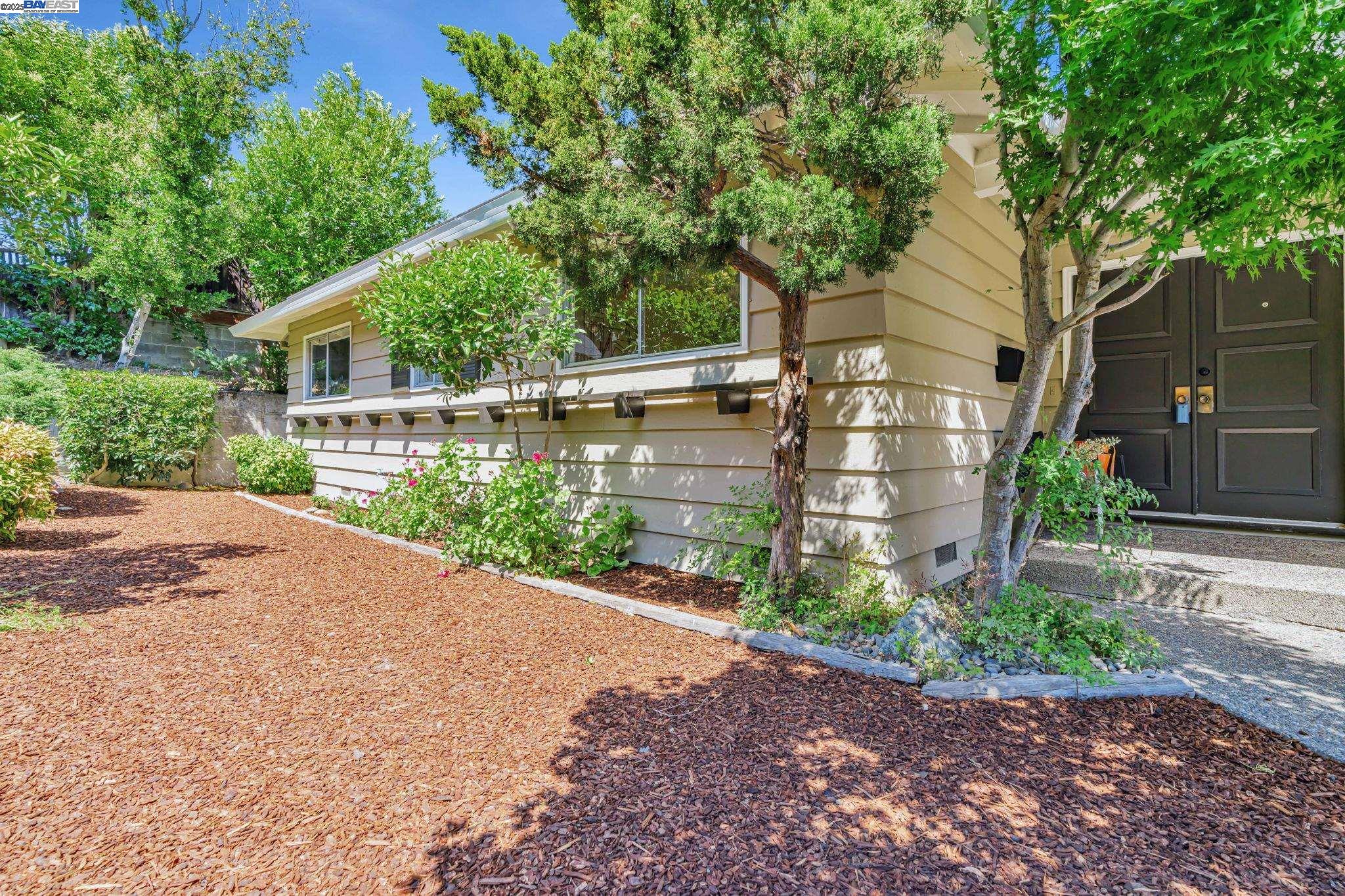 Detail Gallery Image 57 of 60 For 1092 Porto Marino Dr, San Carlos,  CA 94070 - 4 Beds | 2/1 Baths