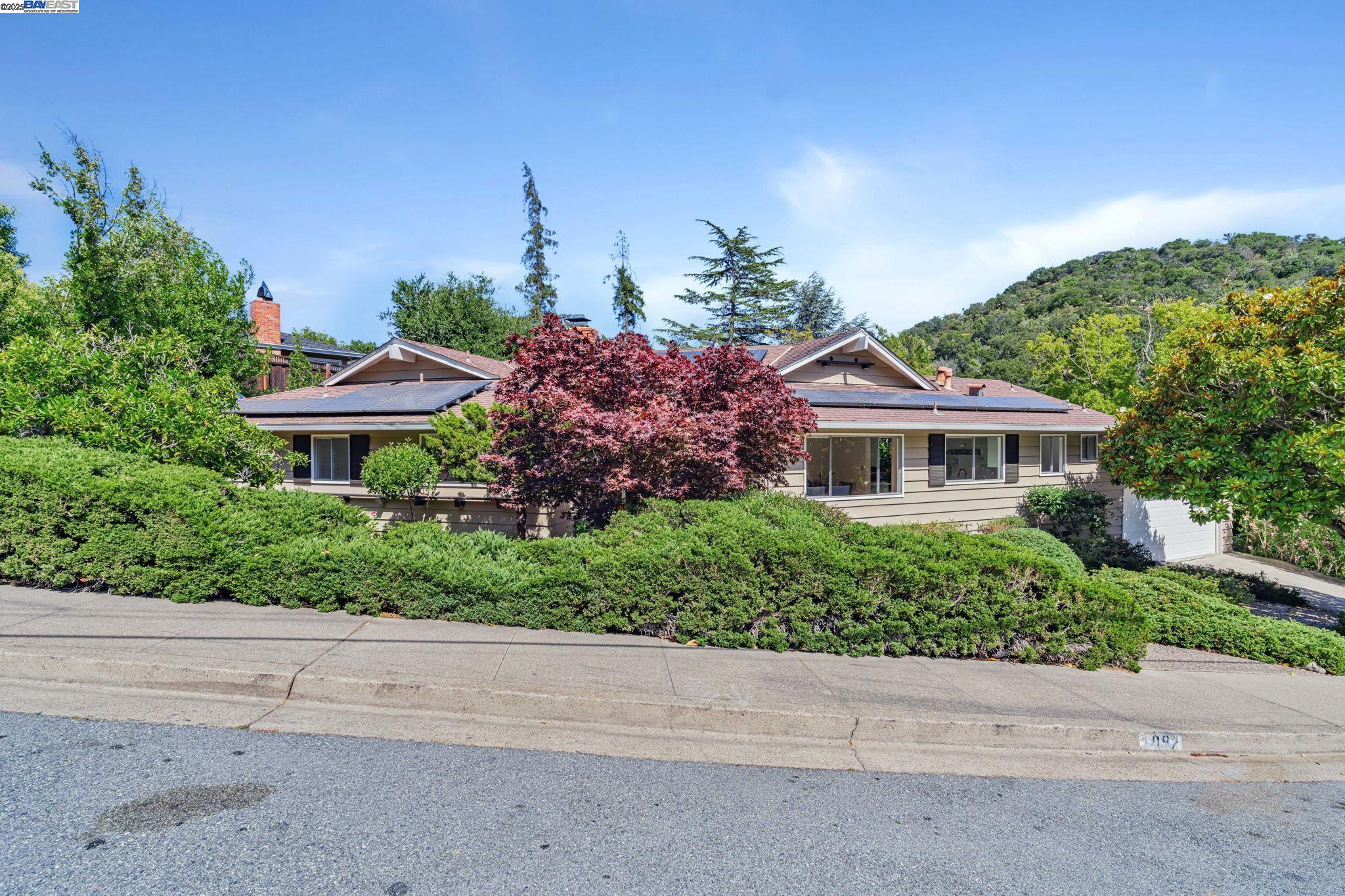 Detail Gallery Image 58 of 60 For 1092 Porto Marino Dr, San Carlos,  CA 94070 - 4 Beds | 2/1 Baths