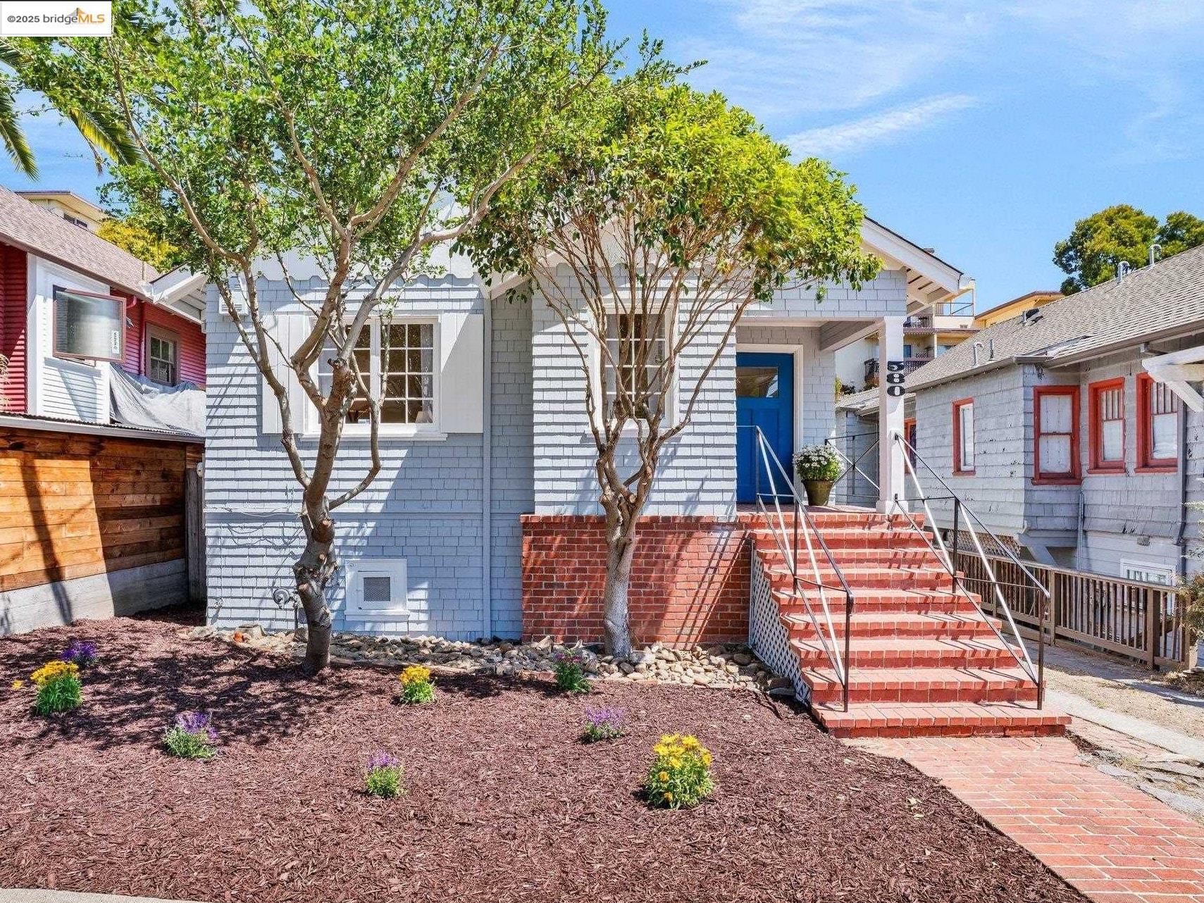 Detail Gallery Image 2 of 54 For 580 Chetwood St., Oakland,  CA 94610 - 4 Beds | 2 Baths