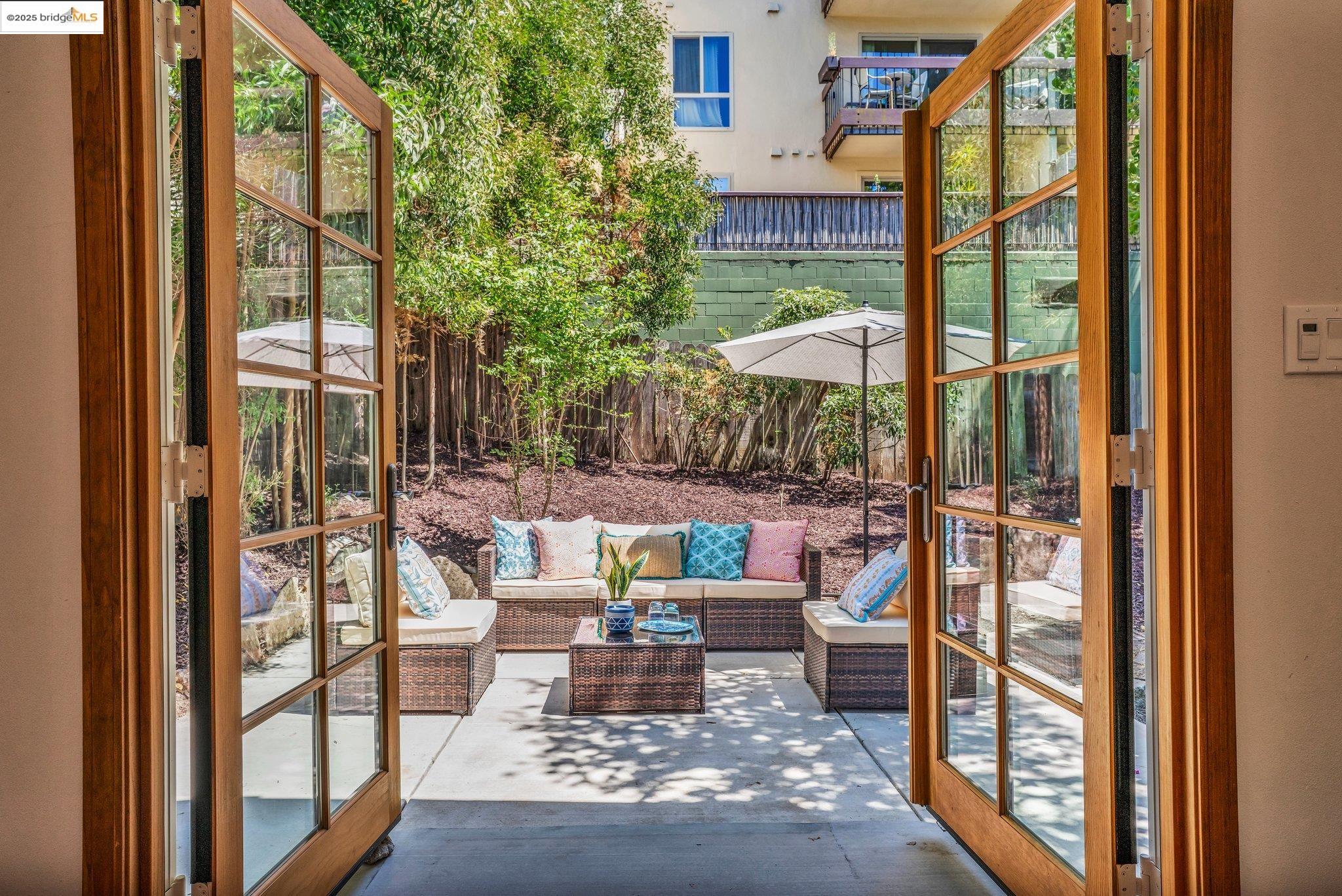 Detail Gallery Image 35 of 54 For 580 Chetwood St., Oakland,  CA 94610 - 4 Beds | 2 Baths