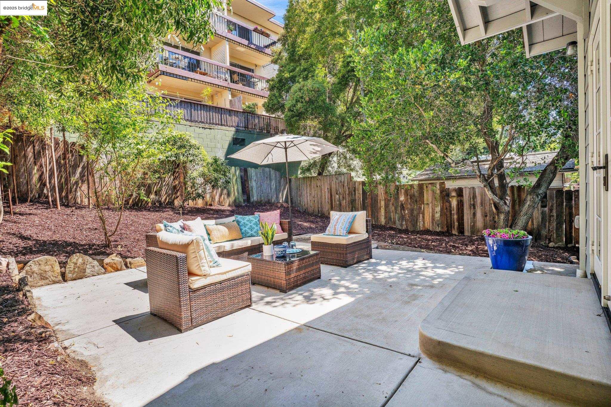 Detail Gallery Image 37 of 54 For 580 Chetwood St., Oakland,  CA 94610 - 4 Beds | 2 Baths