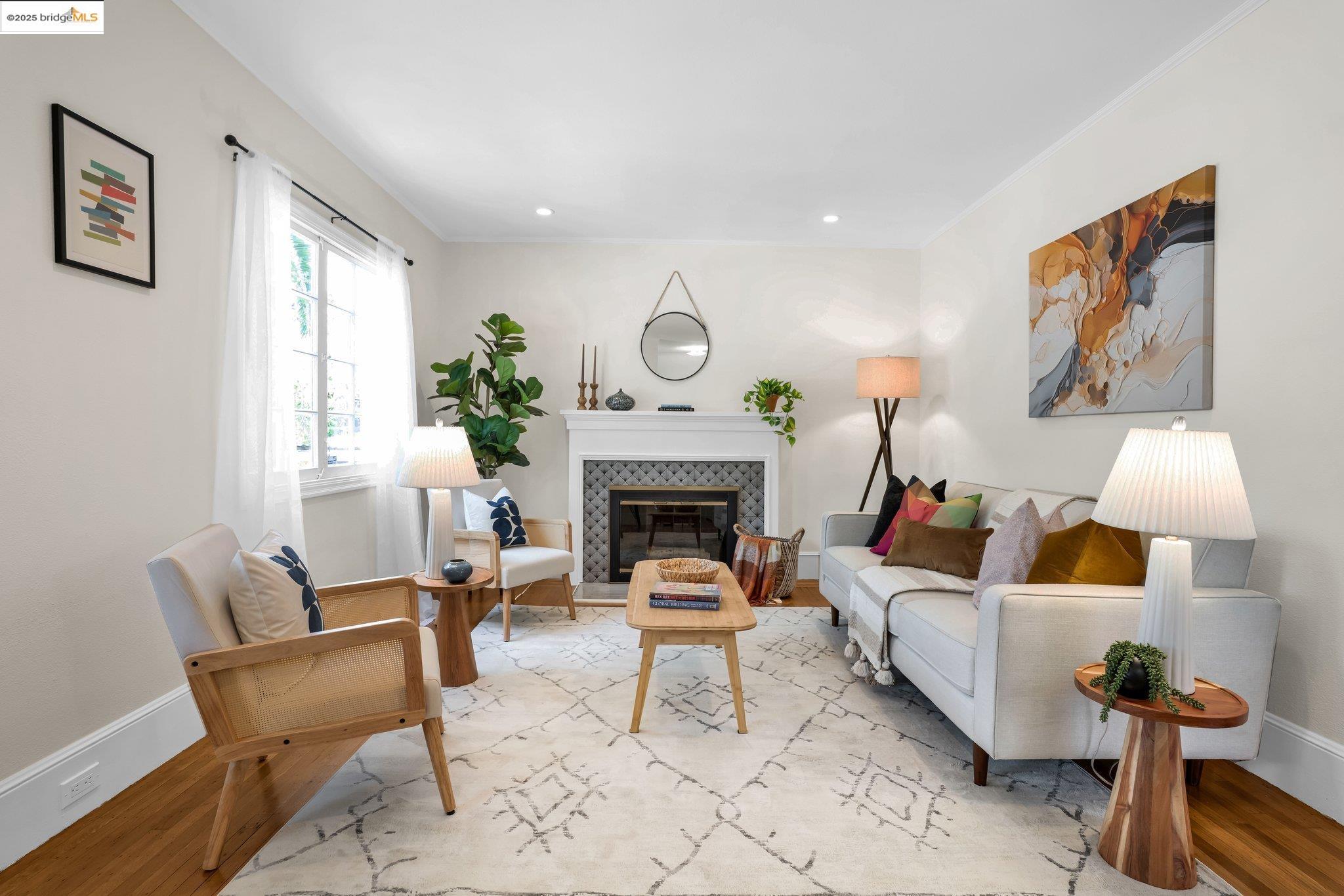 Detail Gallery Image 5 of 54 For 580 Chetwood St., Oakland,  CA 94610 - 4 Beds | 2 Baths