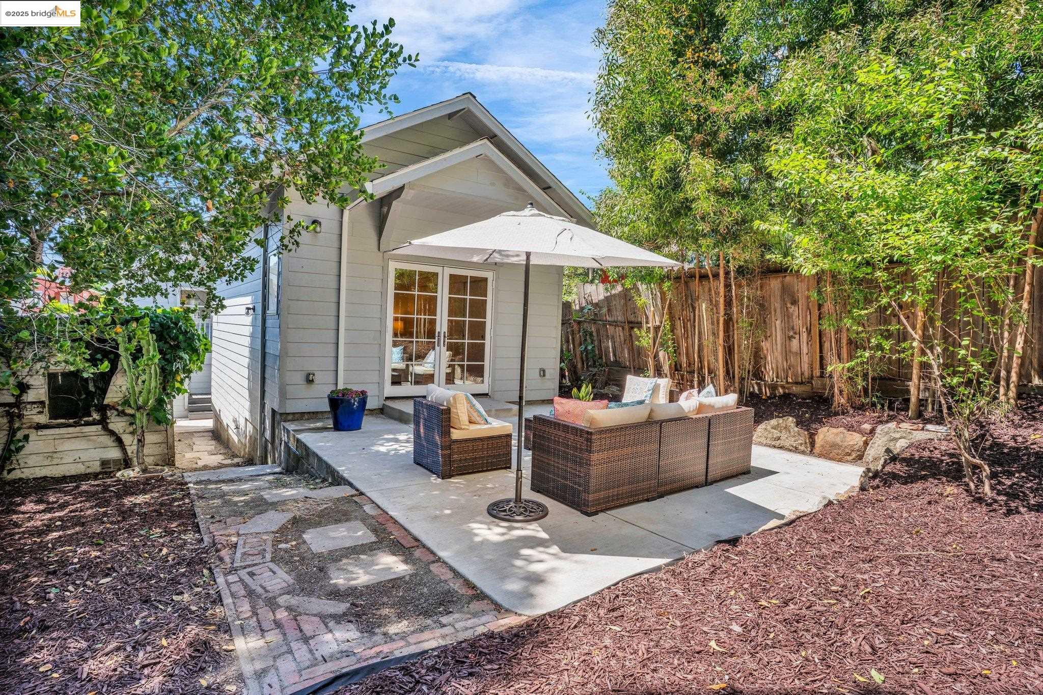Detail Gallery Image 42 of 54 For 580 Chetwood St., Oakland,  CA 94610 - 4 Beds | 2 Baths