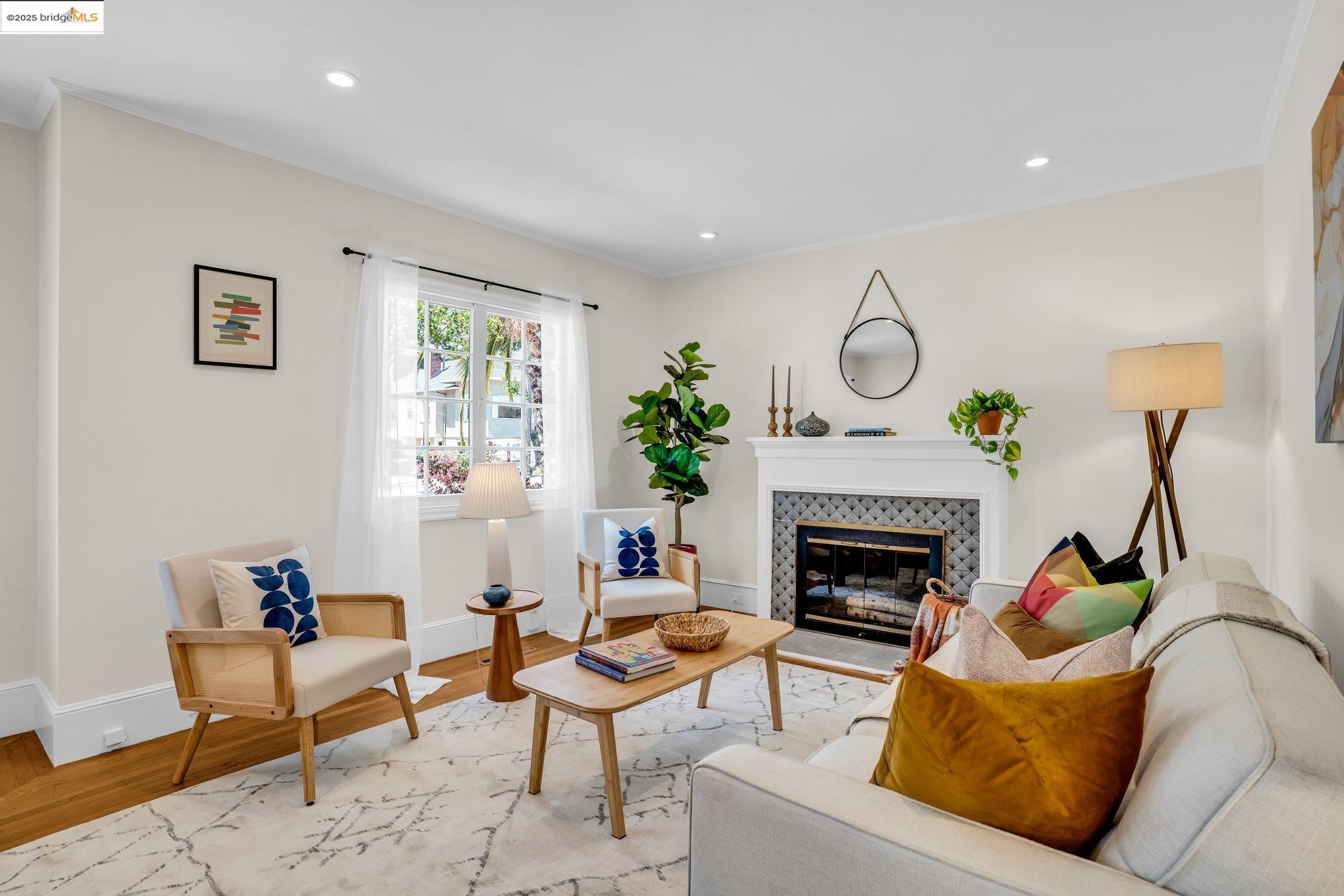 Detail Gallery Image 6 of 54 For 580 Chetwood St., Oakland,  CA 94610 - 4 Beds | 2 Baths