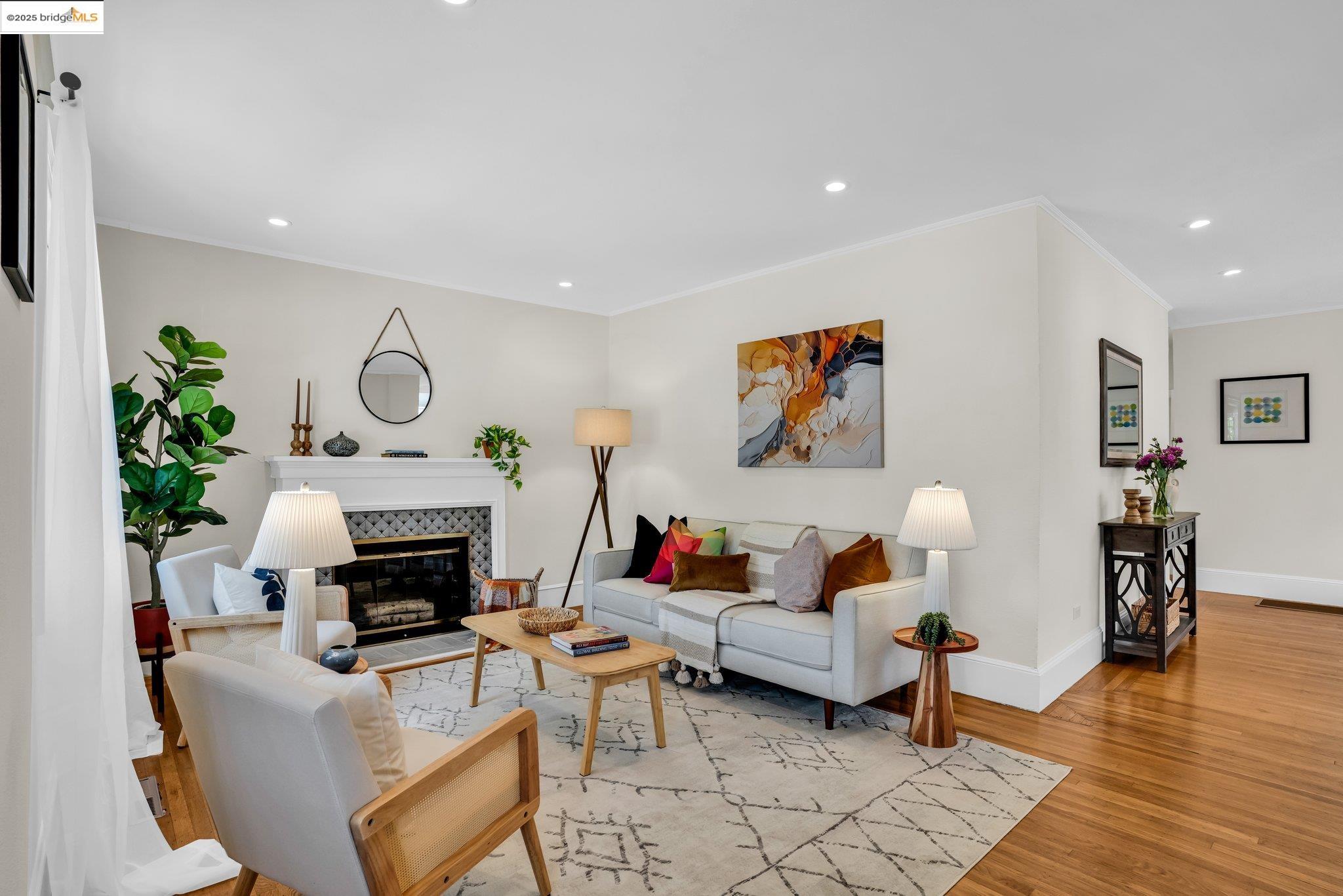 Detail Gallery Image 8 of 54 For 580 Chetwood St., Oakland,  CA 94610 - 4 Beds | 2 Baths