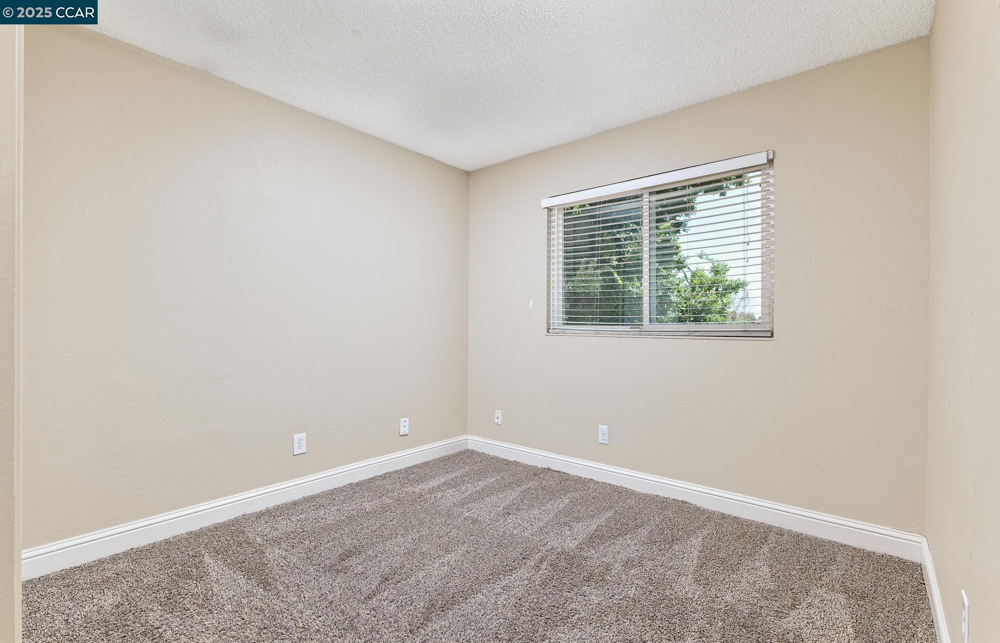 Detail Gallery Image 14 of 28 For 4534 Breckenridge Way, Sacramento,  CA 95838 - 4 Beds | 2/1 Baths