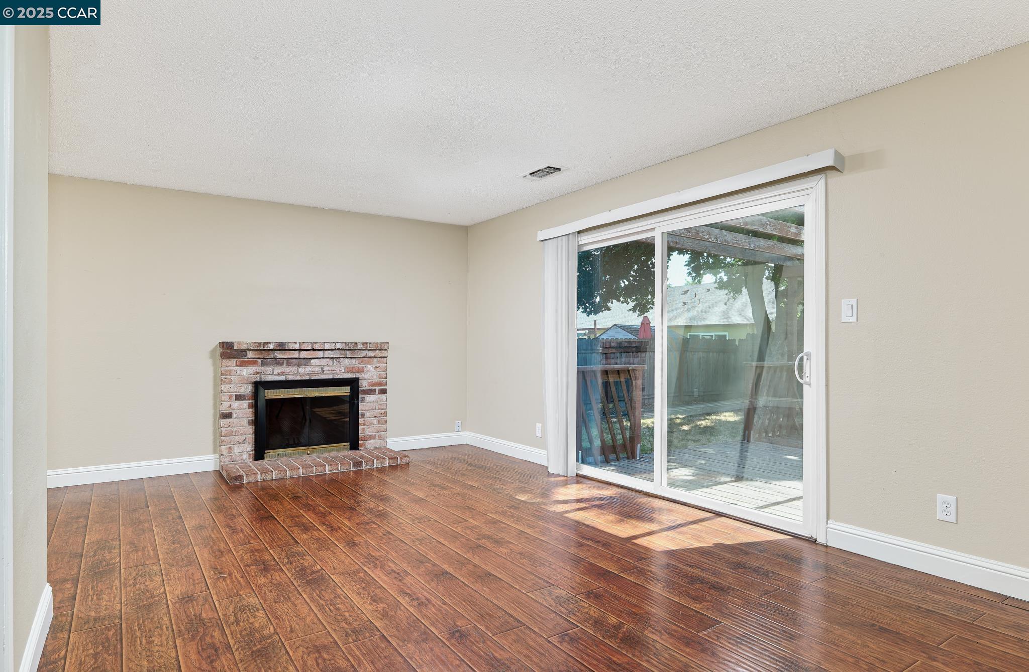 Detail Gallery Image 8 of 28 For 4534 Breckenridge Way, Sacramento,  CA 95838 - 4 Beds | 2/1 Baths