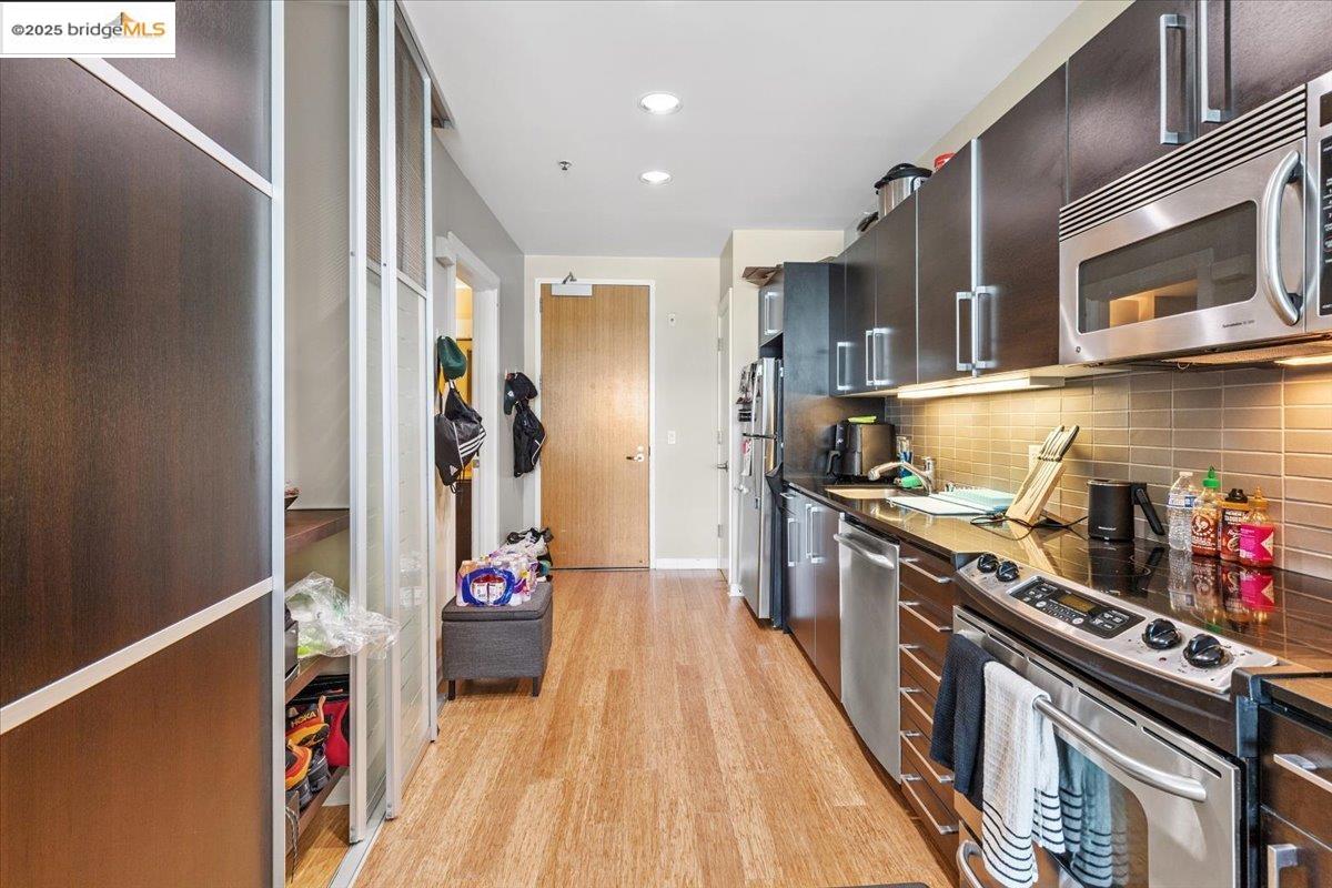 Detail Gallery Image 9 of 24 For 200 2nd St #309,  Oakland,  CA 94607 - 1 Beds | 1 Baths