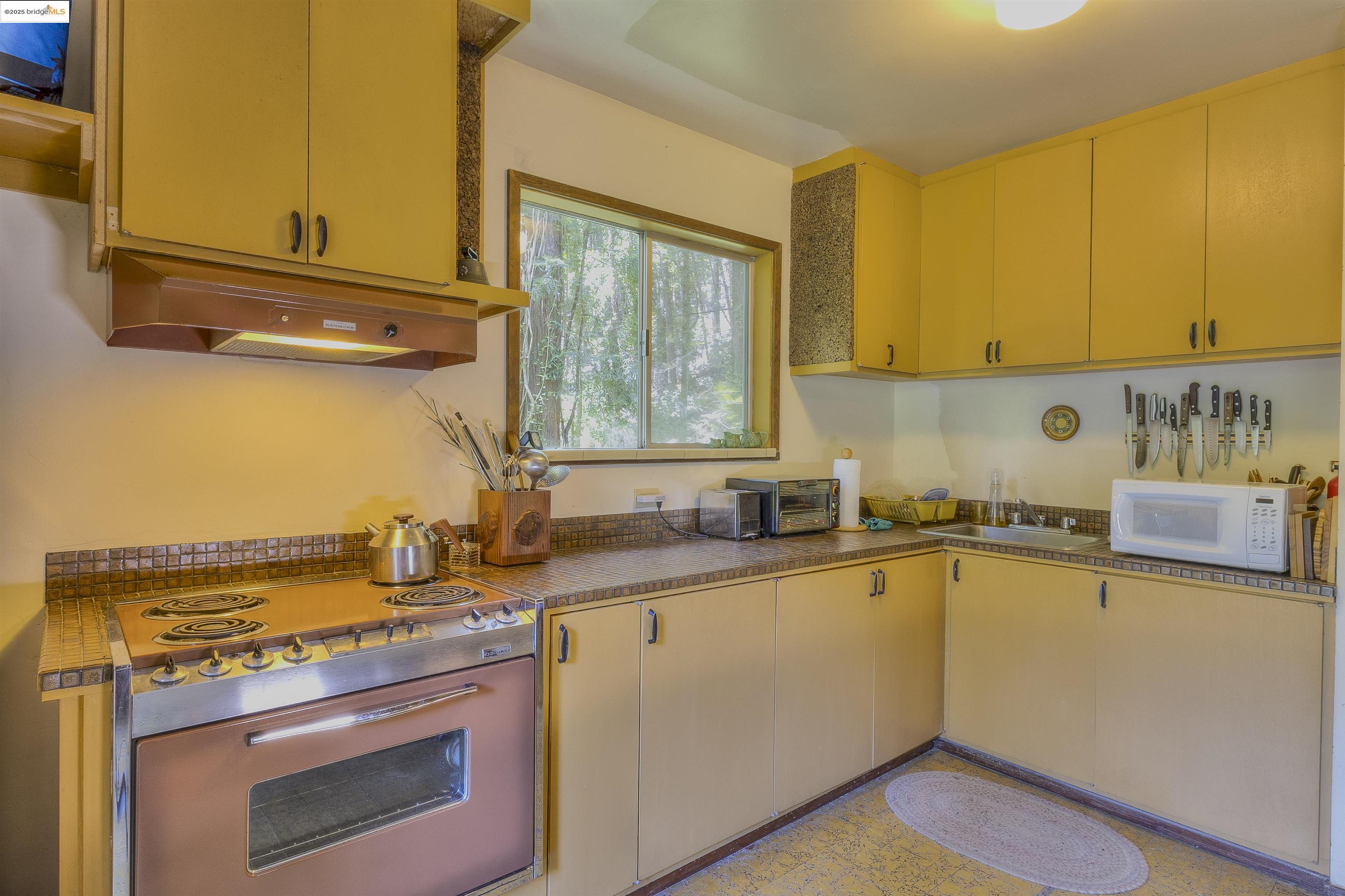 Detail Gallery Image 18 of 32 For 17864 Neeley Rd, Guerneville,  CA 95446 - 1 Beds | 1 Baths